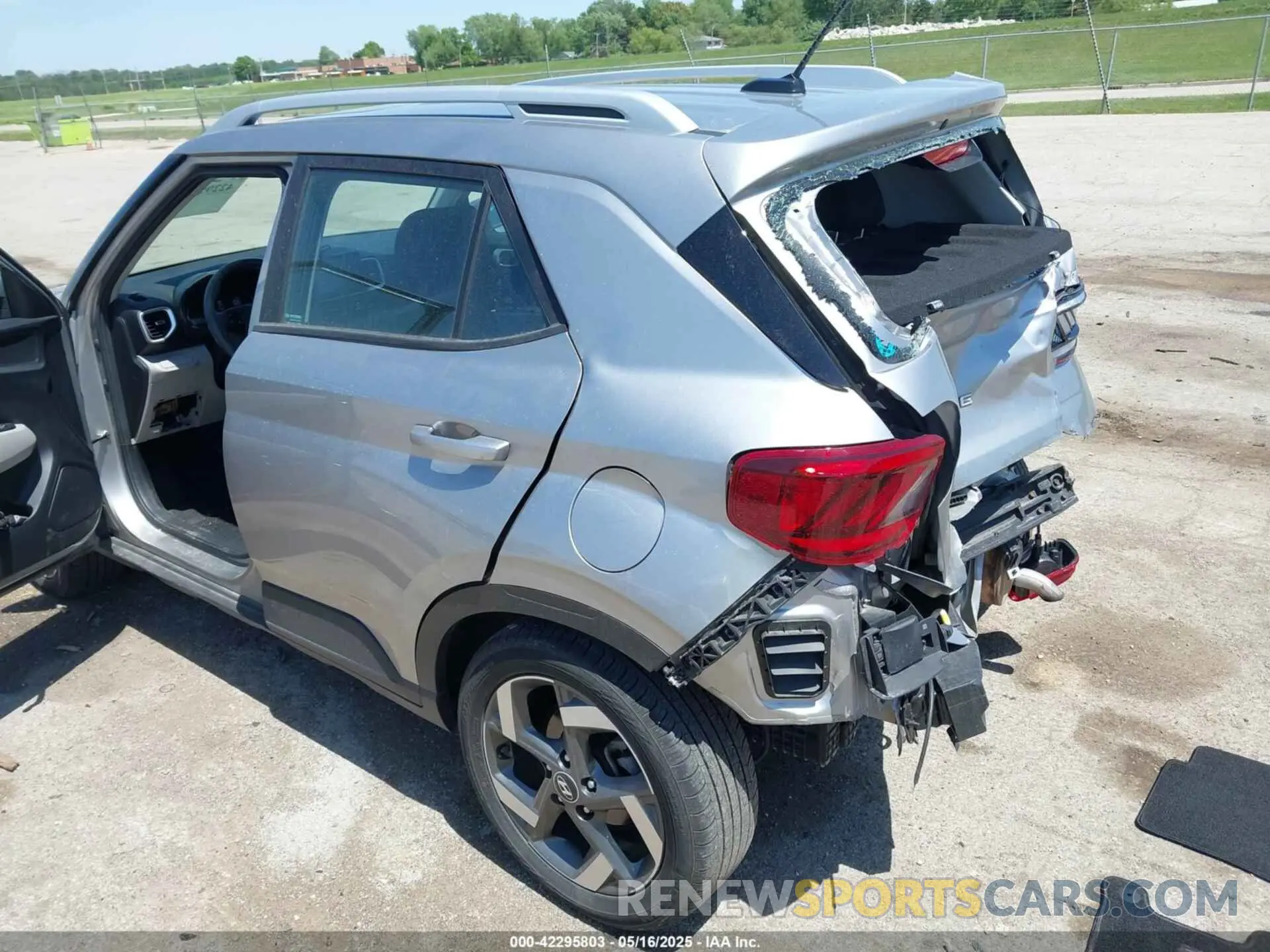 6 Photograph of a damaged car KMHRC8A35PU231271 HYUNDAI VENUE 2023