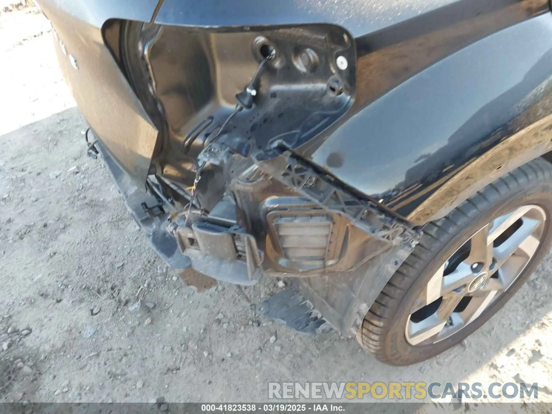 21 Photograph of a damaged car KMHRC8A38PU265821 HYUNDAI VENUE 2023