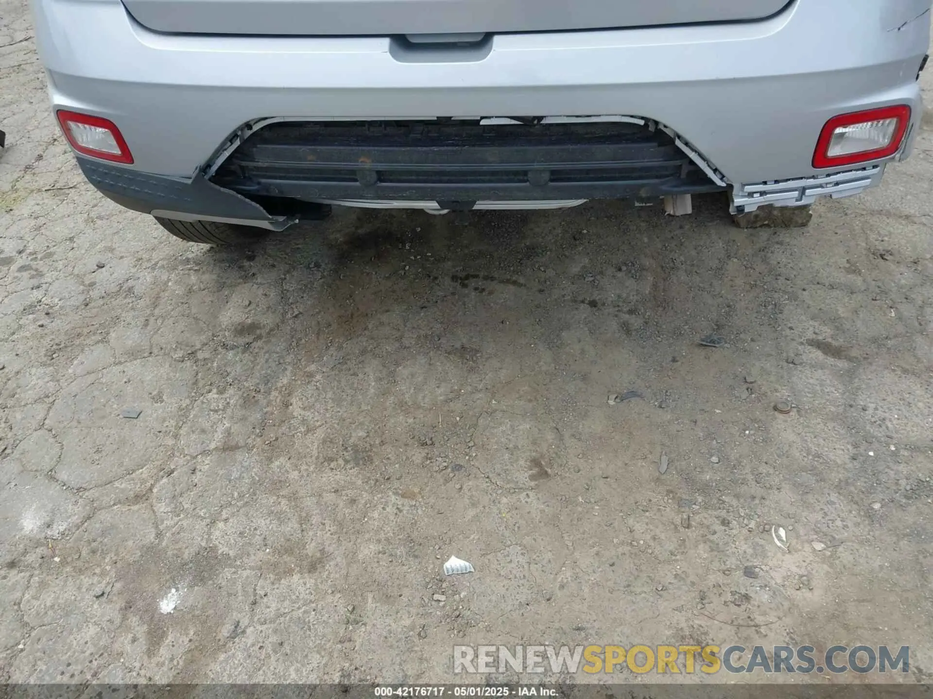 18 Photograph of a damaged car KMHRC8A3XPU212182 HYUNDAI VENUE 2023