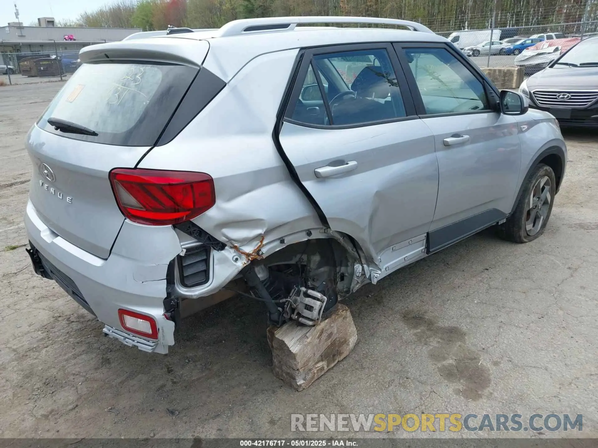 4 Photograph of a damaged car KMHRC8A3XPU212182 HYUNDAI VENUE 2023