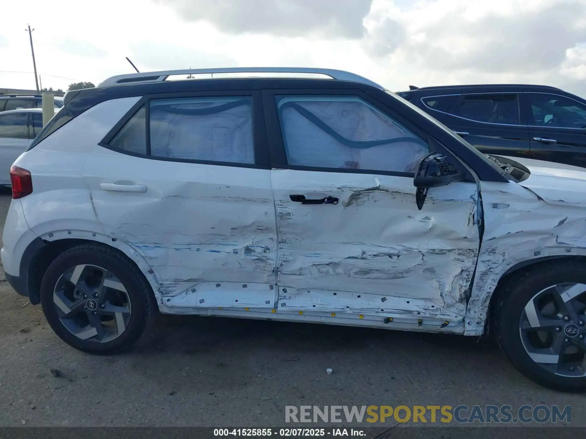 13 Photograph of a damaged car KMHRC8A3XPU262984 HYUNDAI VENUE 2023