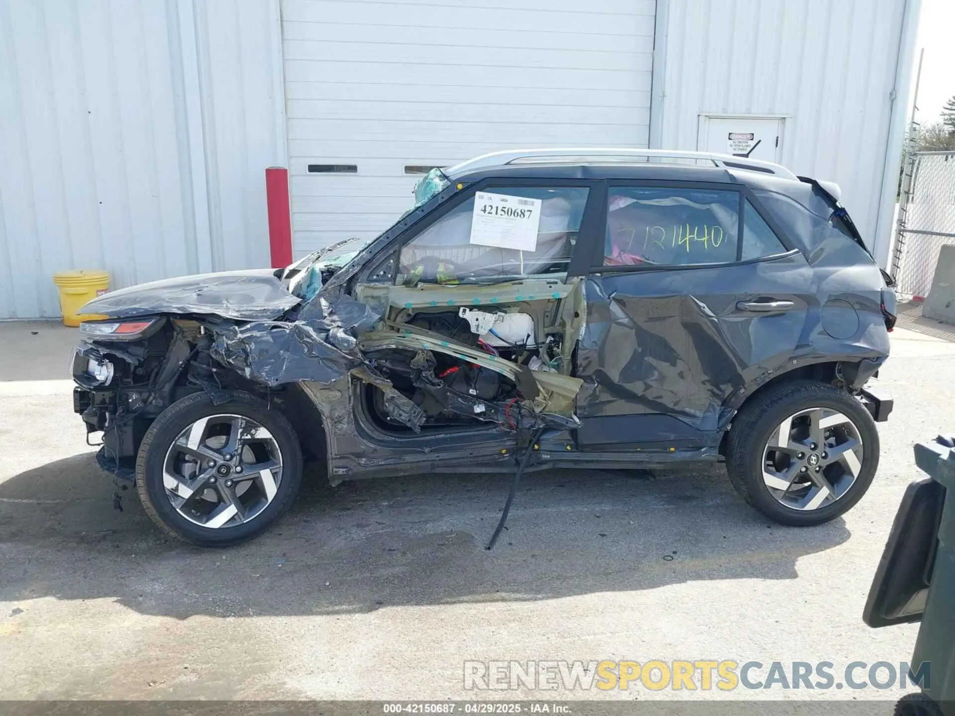 14 Photograph of a damaged car KMHRC8A30RU299240 HYUNDAI VENUE 2024