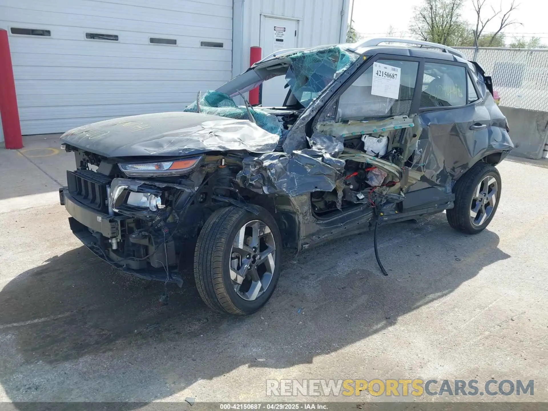 2 Photograph of a damaged car KMHRC8A30RU299240 HYUNDAI VENUE 2024