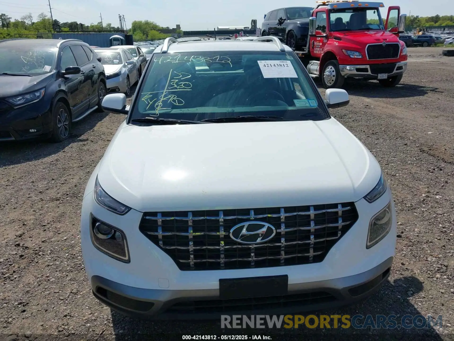 12 Photograph of a damaged car KMHRC8A31RU285783 HYUNDAI VENUE 2024