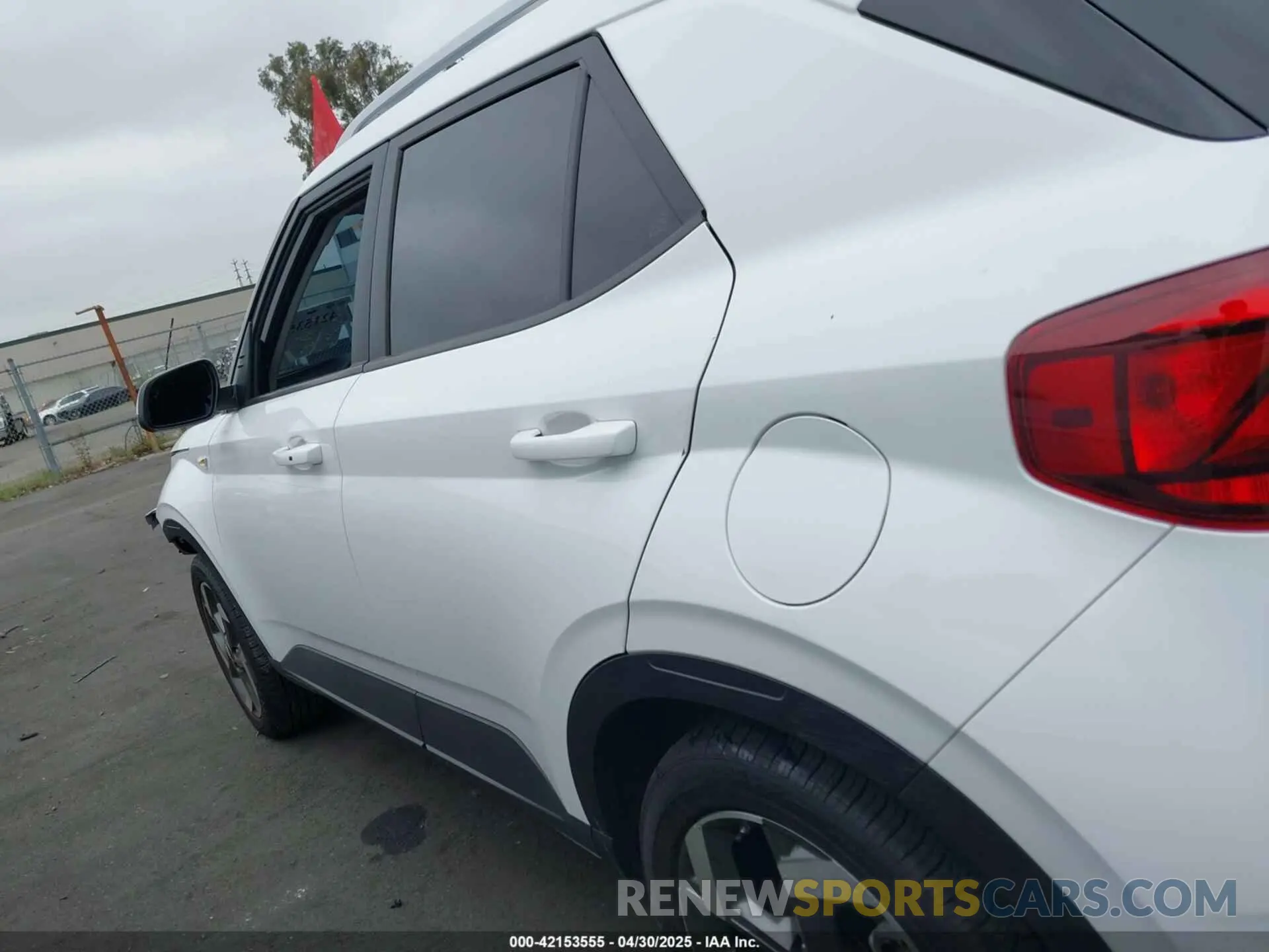 14 Photograph of a damaged car KMHRC8A31RU316594 HYUNDAI VENUE 2024