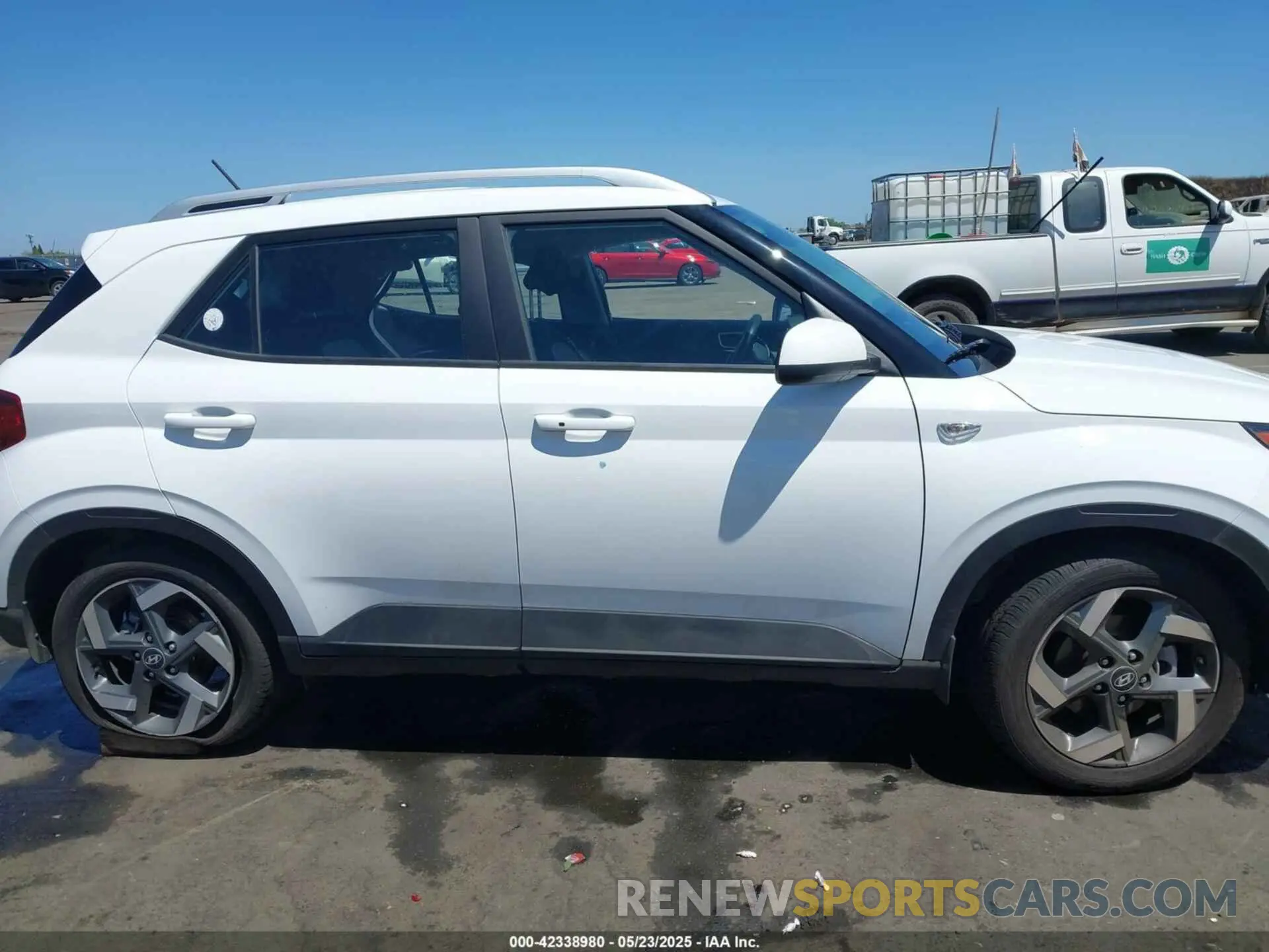13 Photograph of a damaged car KMHRC8A33RU326429 HYUNDAI VENUE 2024