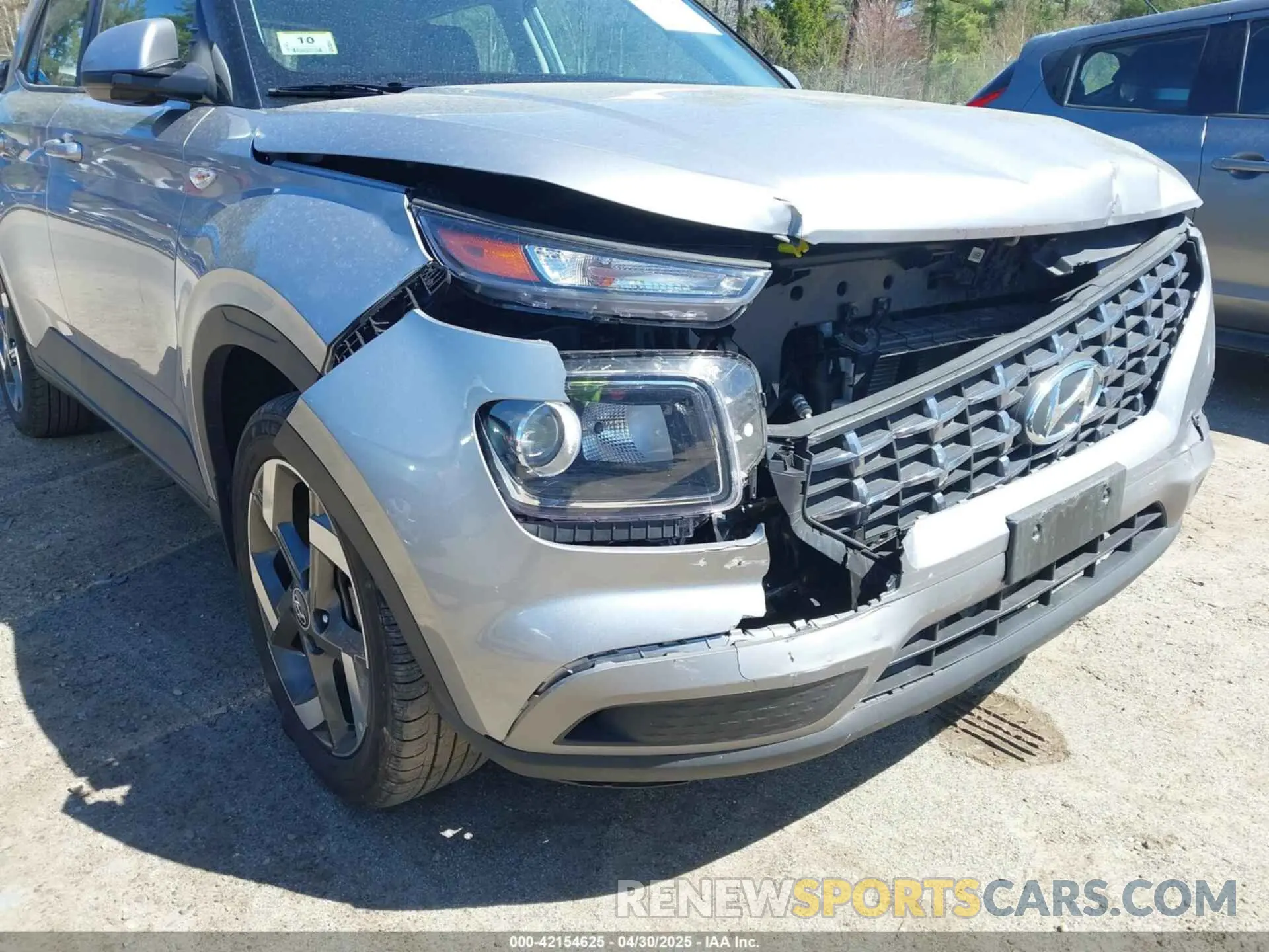 18 Photograph of a damaged car KMHRC8A33RU326558 HYUNDAI VENUE 2024