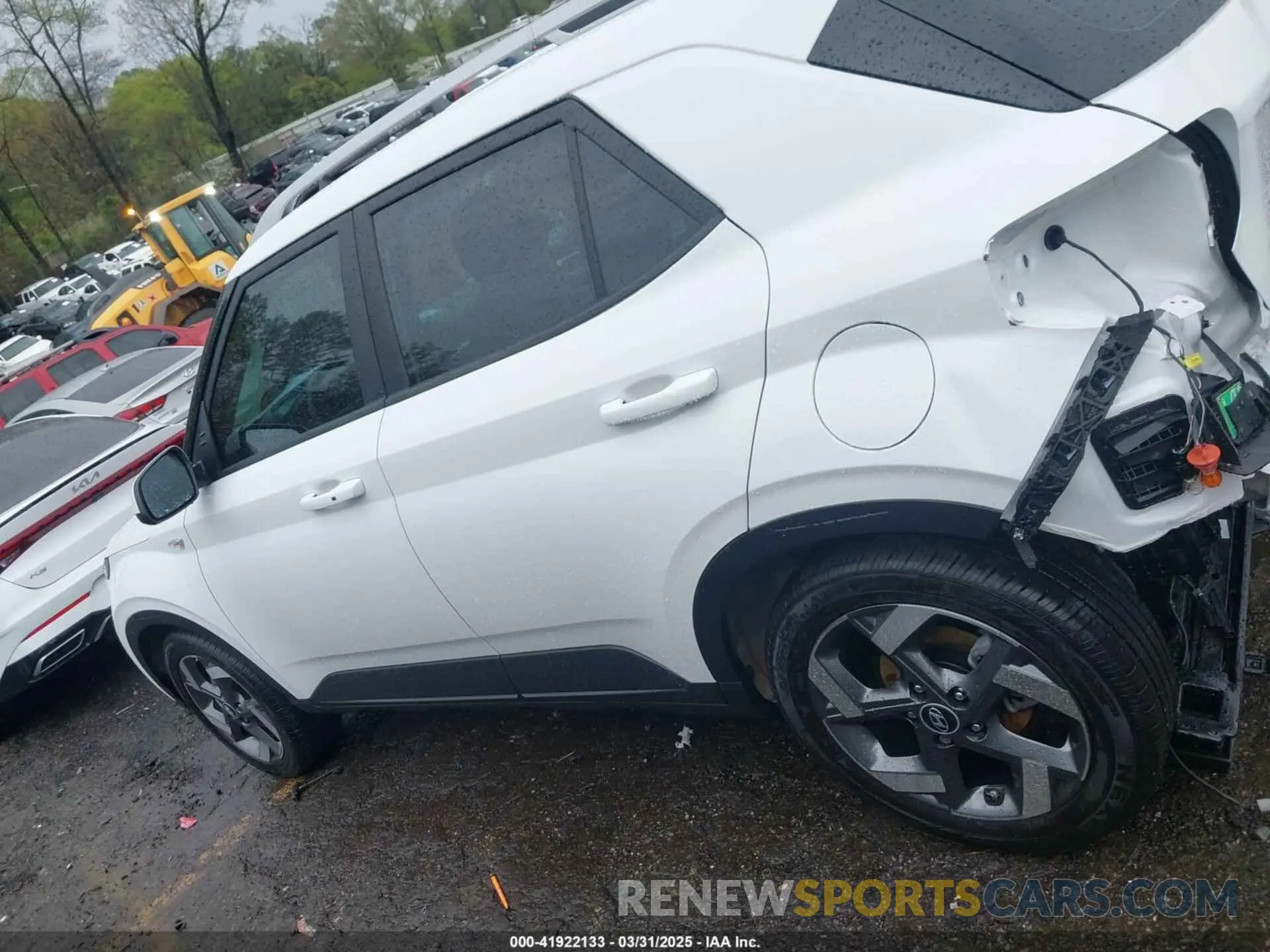 14 Photograph of a damaged car KMHRC8A37RU315319 HYUNDAI VENUE 2024
