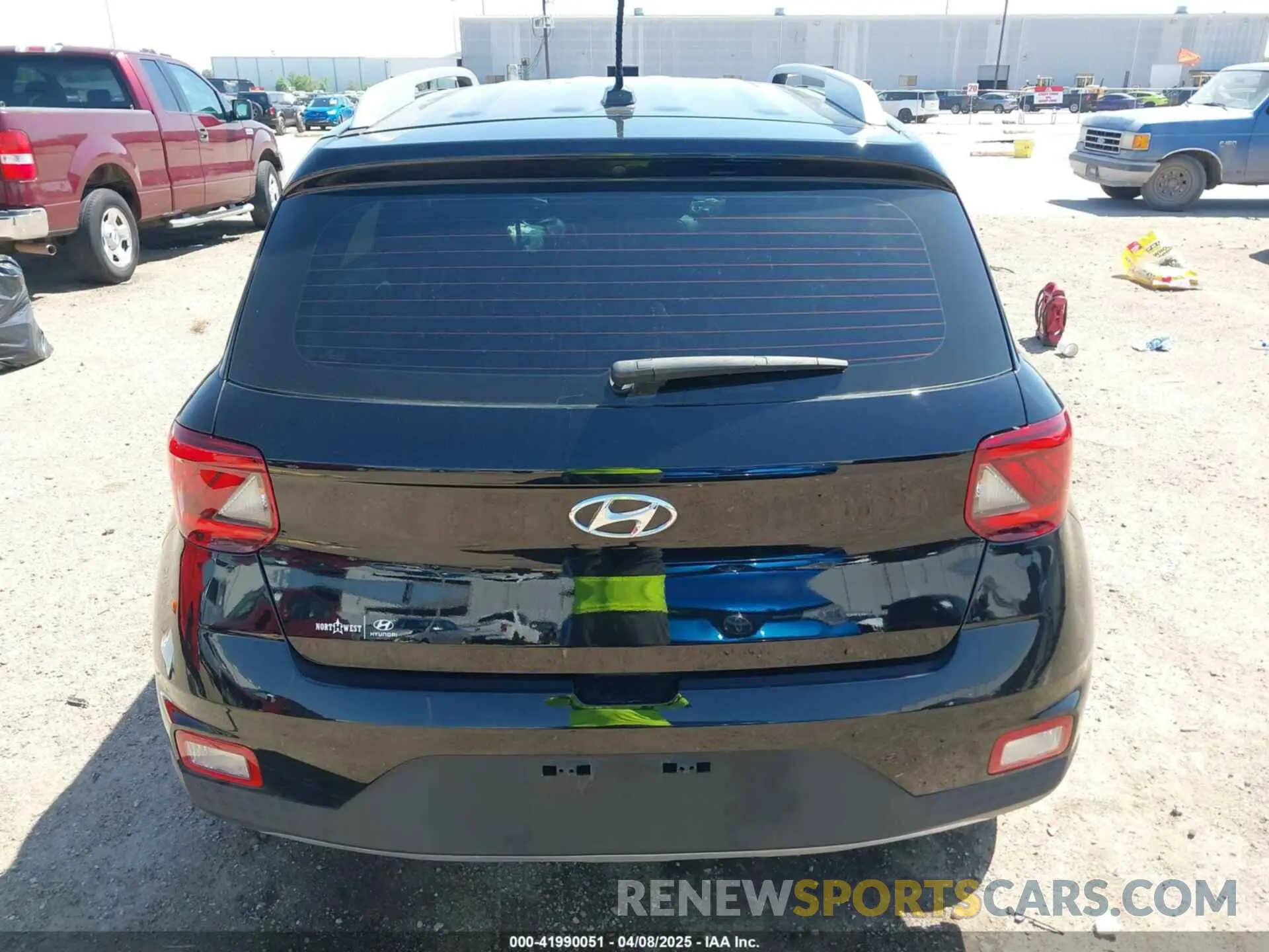 17 Photograph of a damaged car KMHRC8A38RU287093 HYUNDAI VENUE 2024