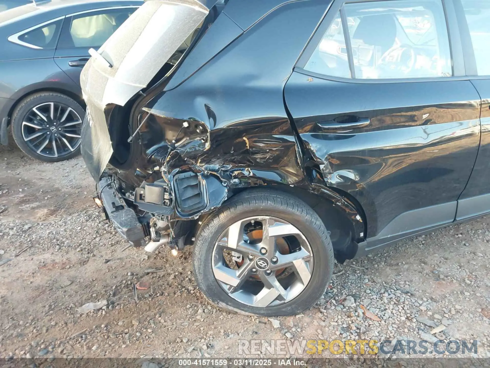6 Photograph of a damaged car KMHRC8A3XRU315850 HYUNDAI VENUE 2024