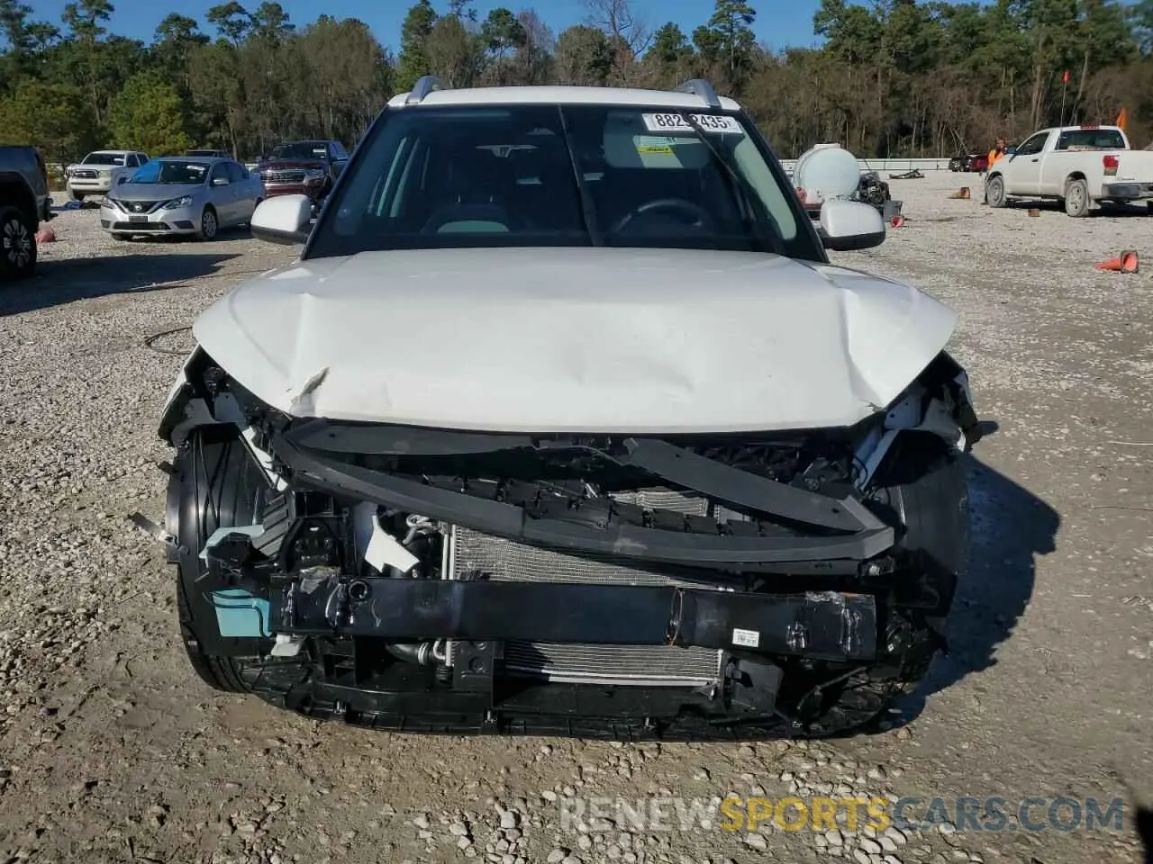 5 Photograph of a damaged car KMHRC8A36SU350181 HYUNDAI VENUE 2025