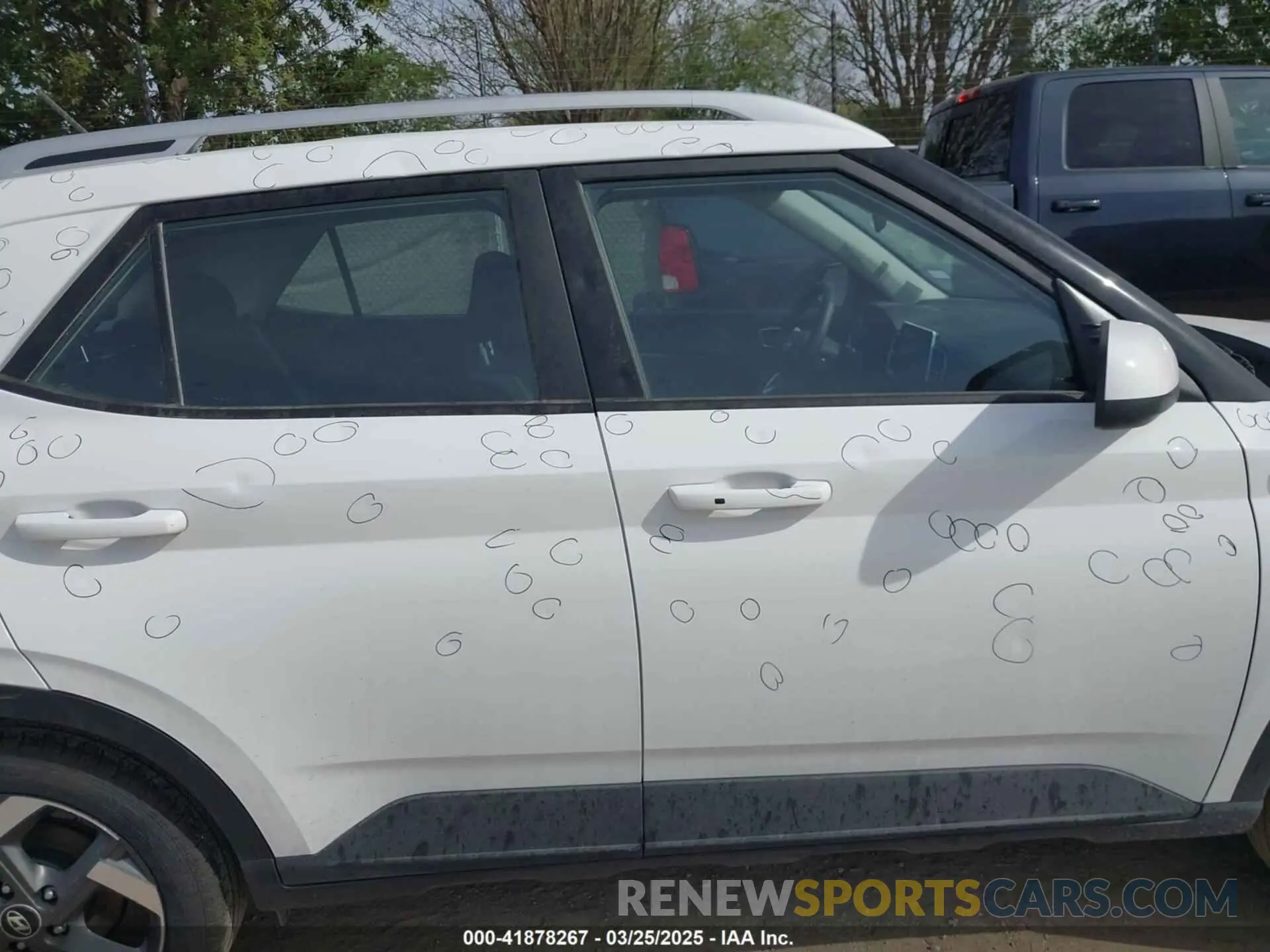13 Photograph of a damaged car KMHRC8A39SU353866 HYUNDAI VENUE 2025