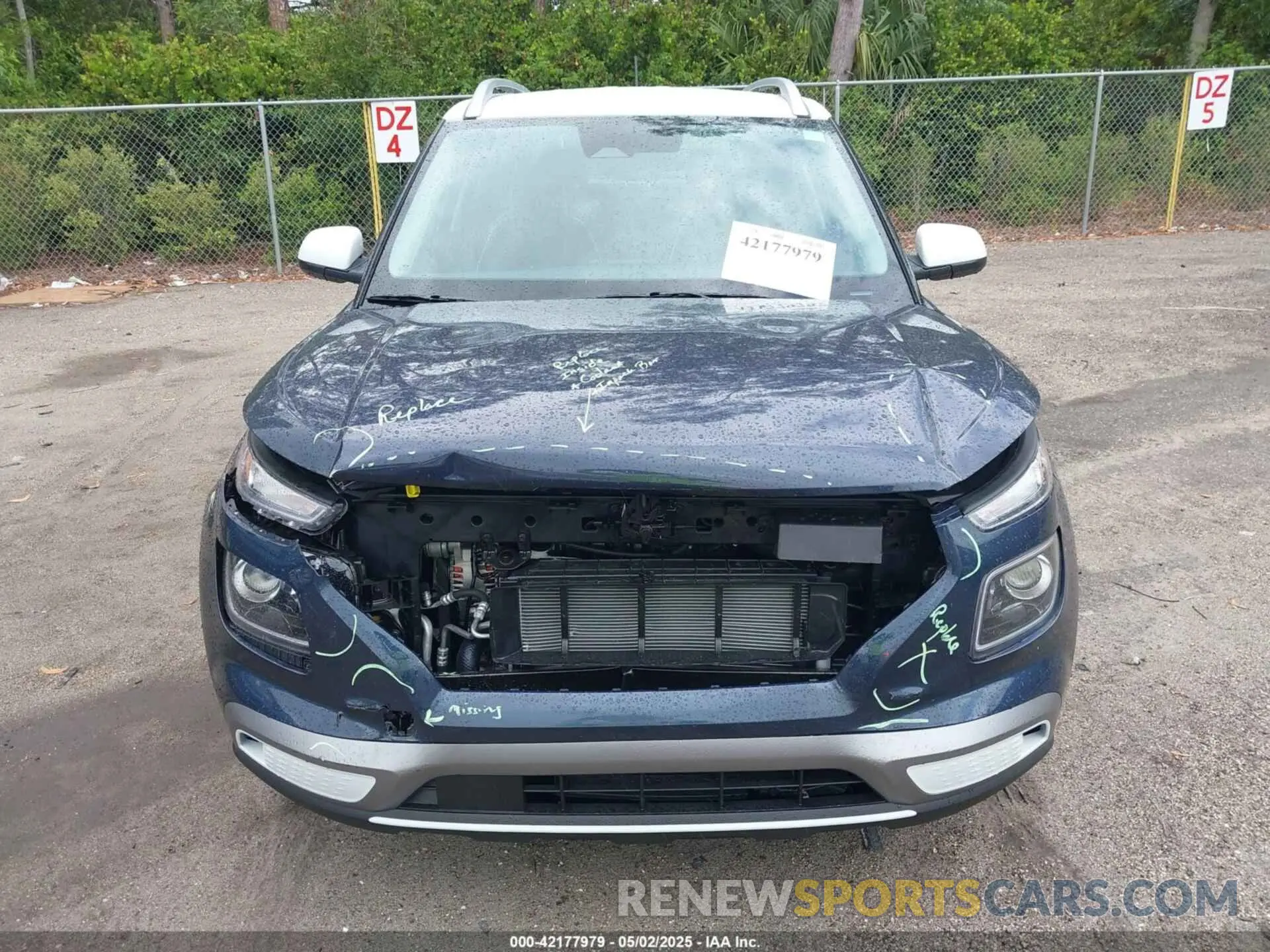 12 Photograph of a damaged car KMHRC8A3XSU370482 HYUNDAI VENUE 2025