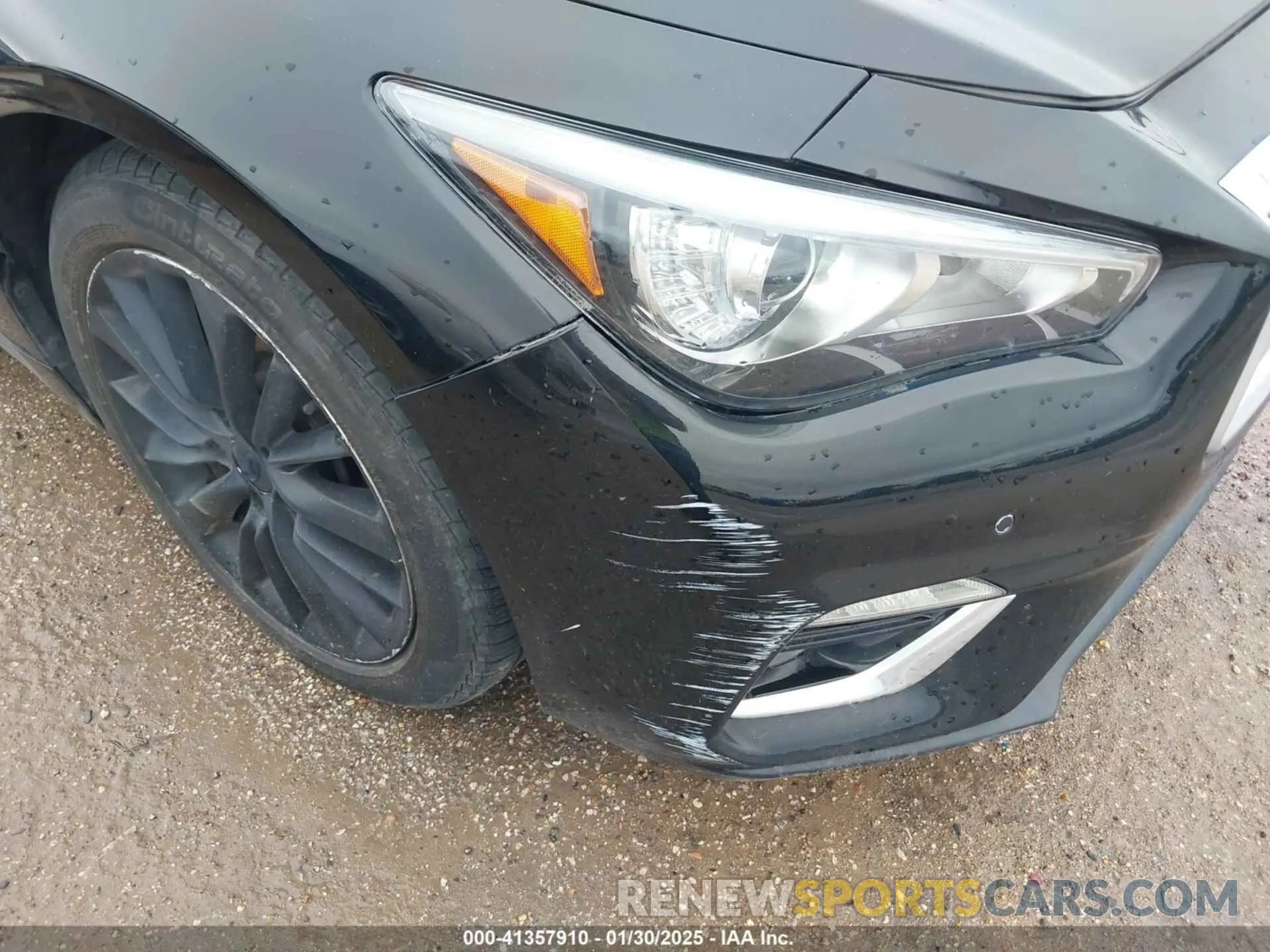 17 Photograph of a damaged car JN1EV7AP0KM512769 INFINITI Q50 2019