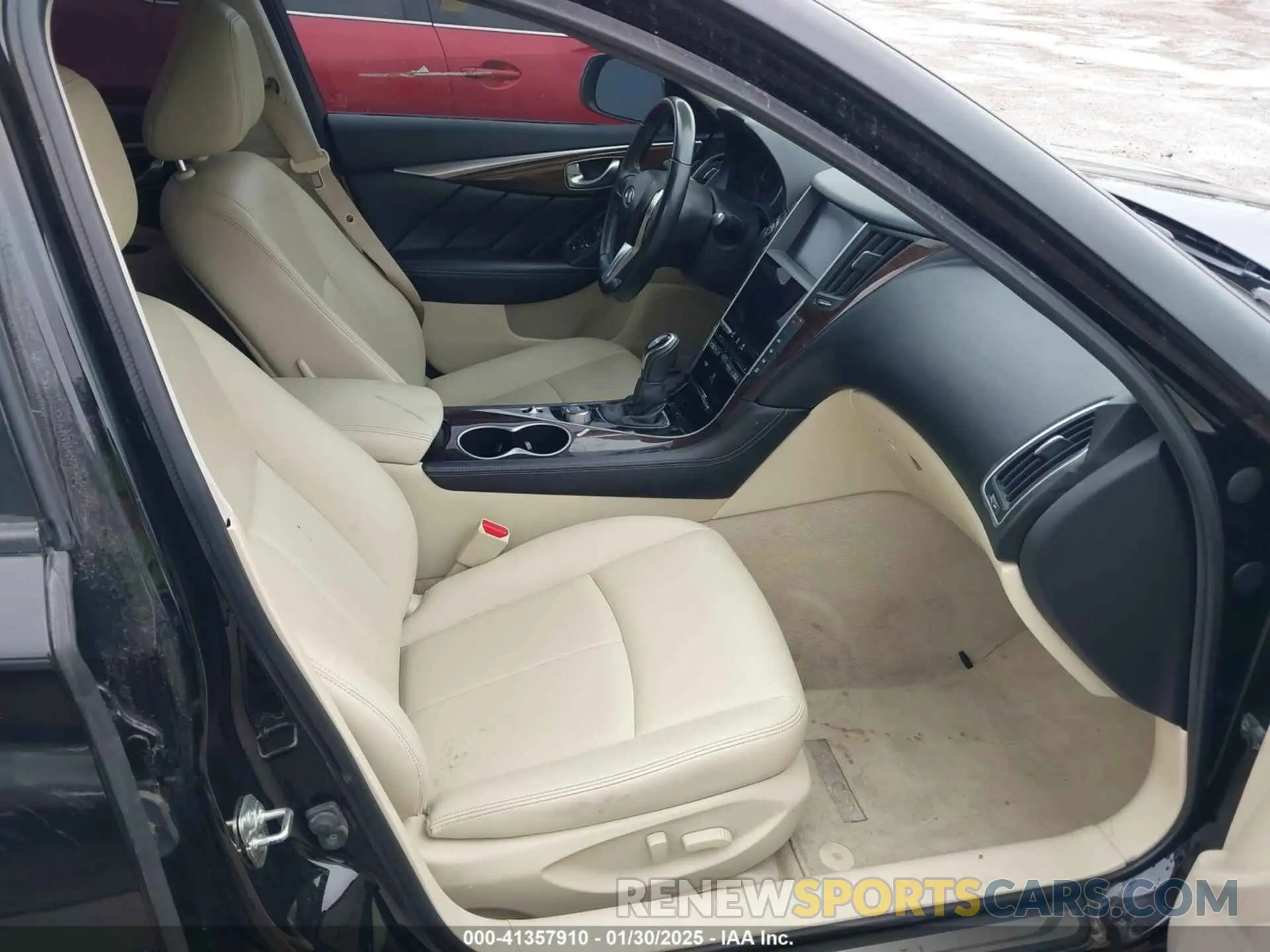 5 Photograph of a damaged car JN1EV7AP0KM512769 INFINITI Q50 2019