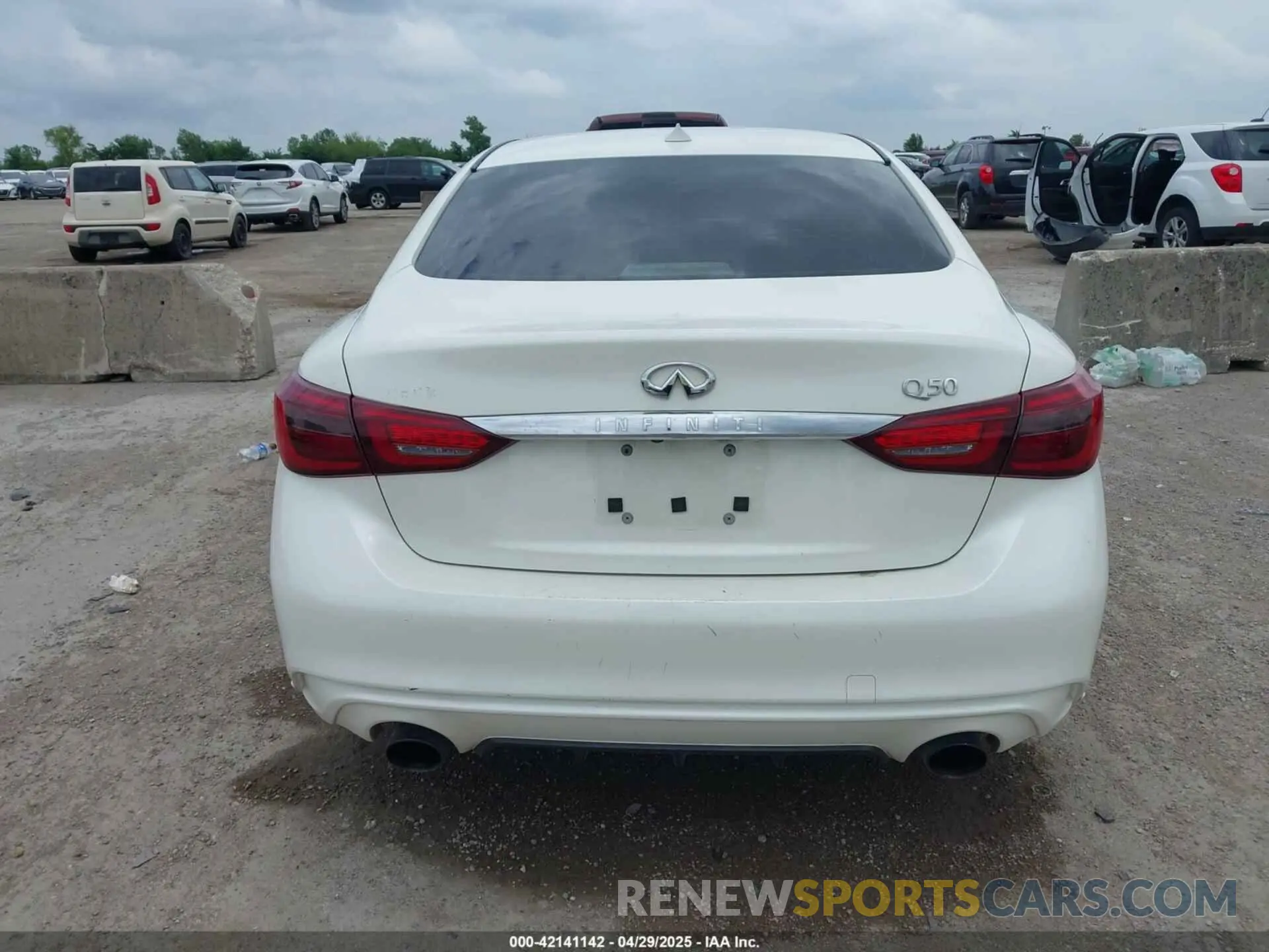 16 Photograph of a damaged car JN1EV7AP0KM514067 INFINITI Q50 2019