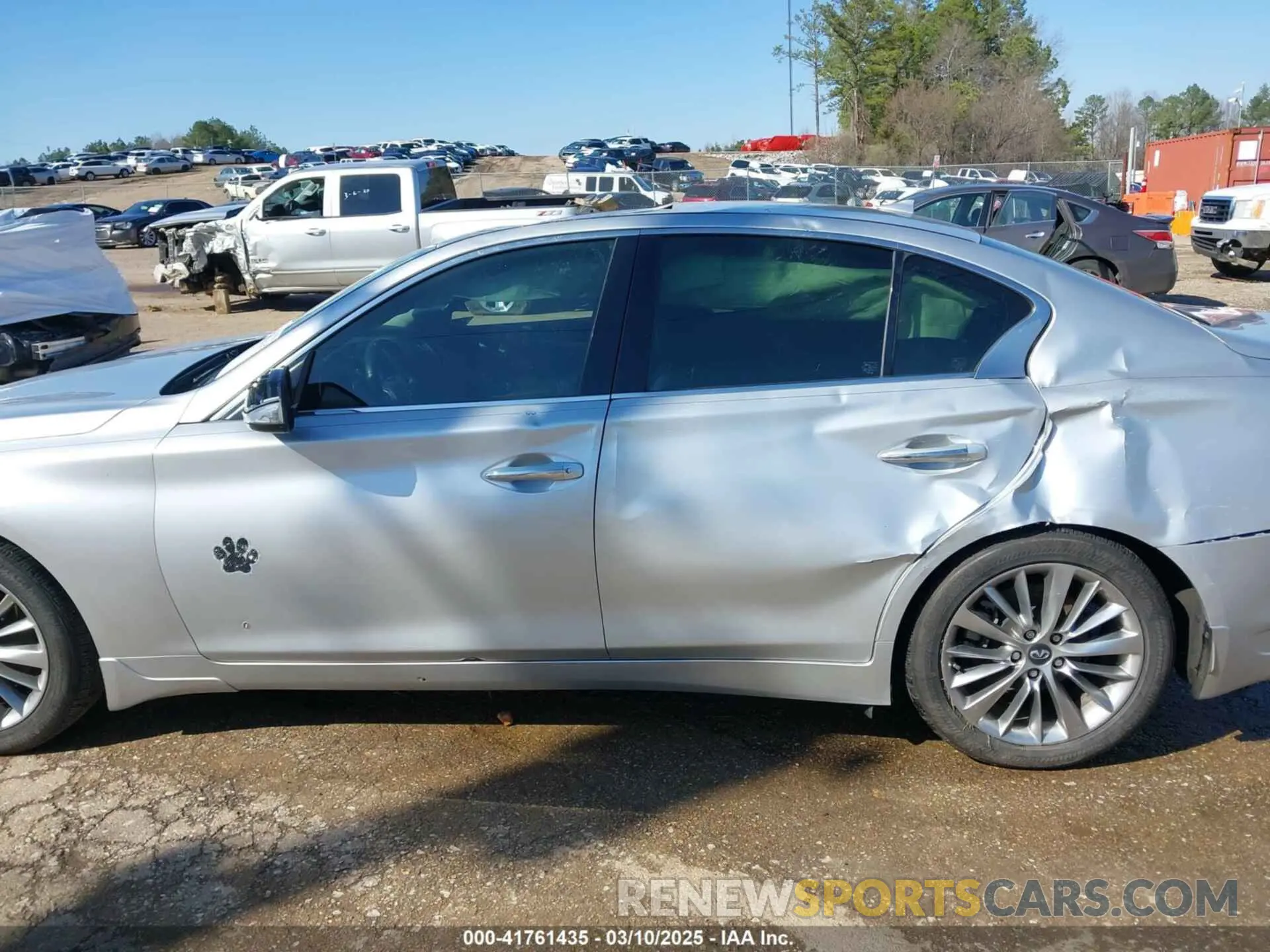 14 Photograph of a damaged car JN1EV7AP0KM519463 INFINITI Q50 2019