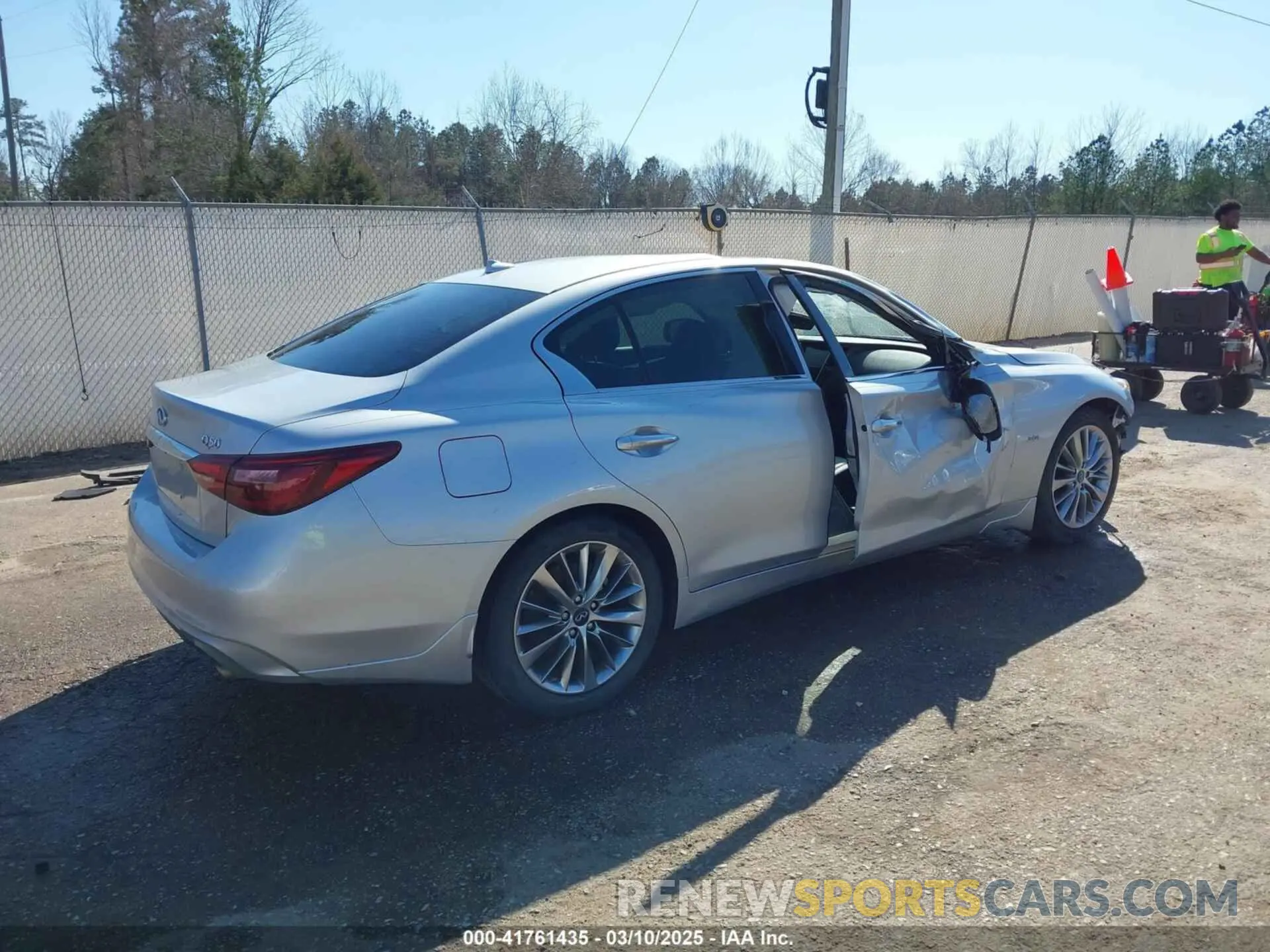 4 Photograph of a damaged car JN1EV7AP0KM519463 INFINITI Q50 2019