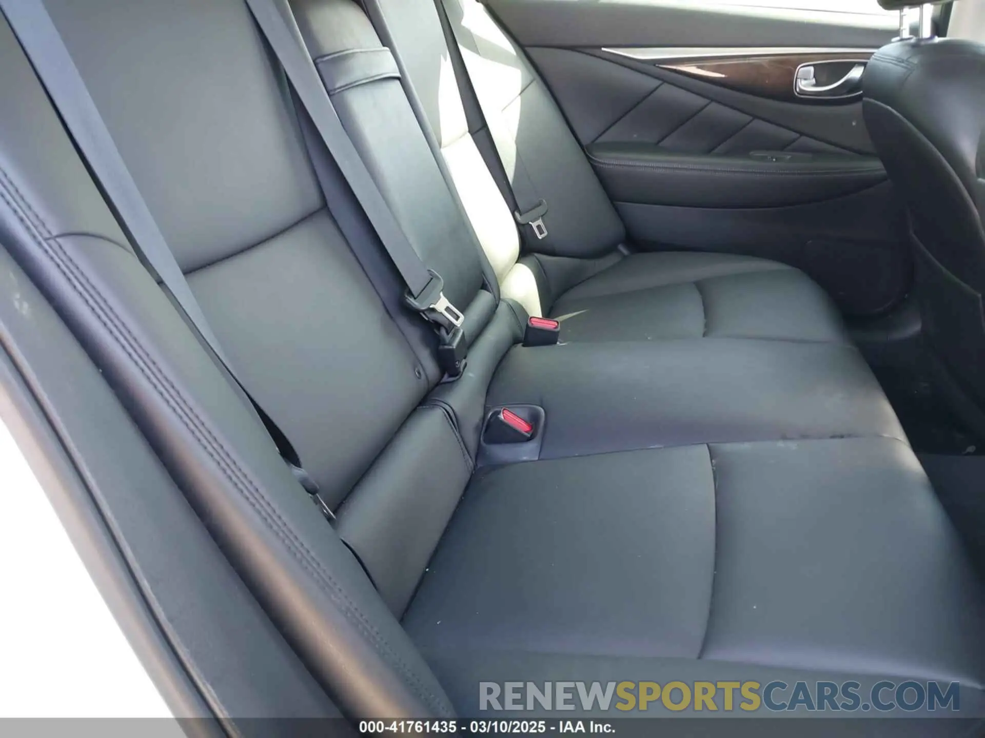 8 Photograph of a damaged car JN1EV7AP0KM519463 INFINITI Q50 2019