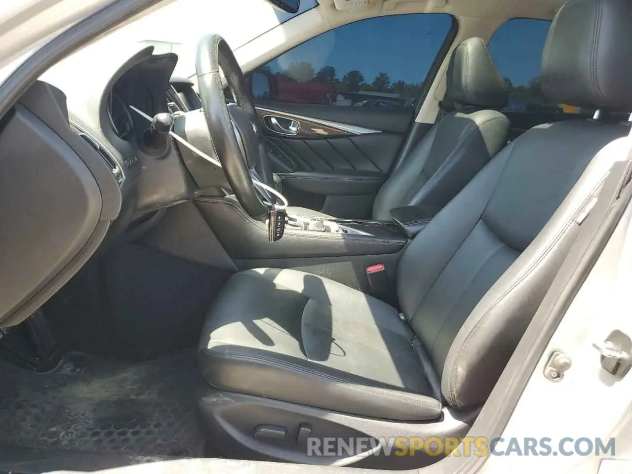 7 Photograph of a damaged car JN1EV7AP1KM510335 INFINITI Q50 2019