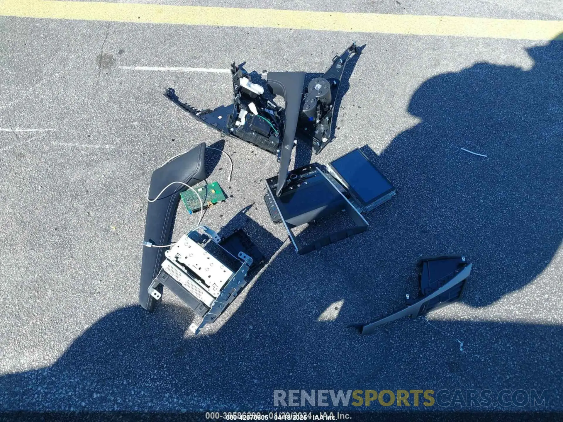 11 Photograph of a damaged car JN1EV7AP1KM511047 INFINITI Q50 2019