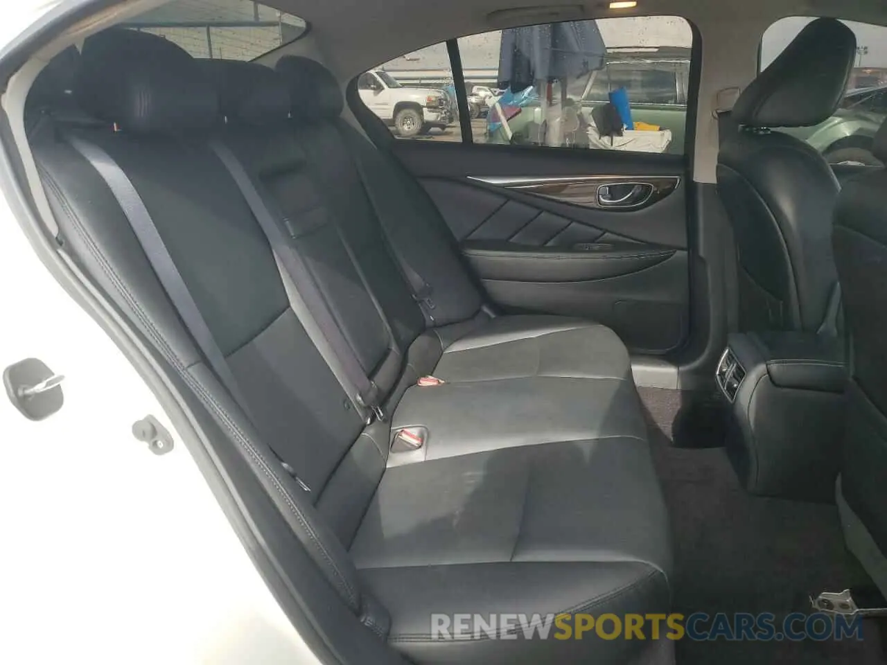 10 Photograph of a damaged car JN1EV7AP1KM511811 INFINITI Q50 2019