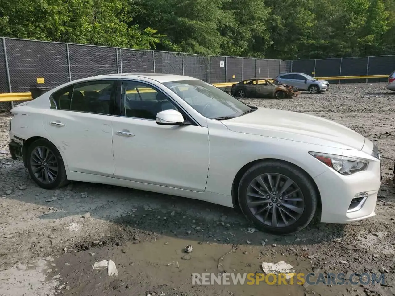 4 Photograph of a damaged car JN1EV7AP1KM512411 INFINITI Q50 2019