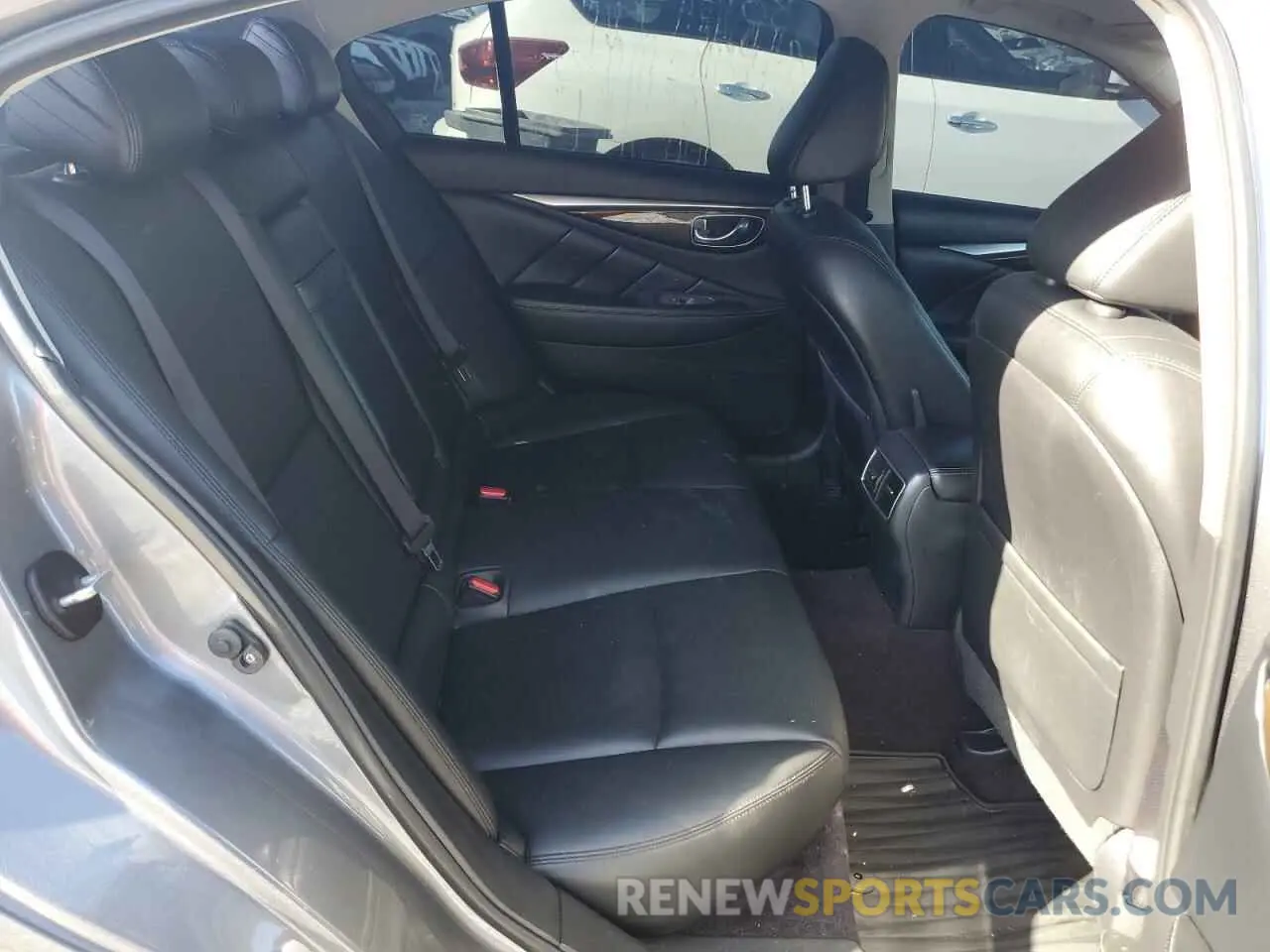 10 Photograph of a damaged car JN1EV7AP1KM516605 INFINITI Q50 2019