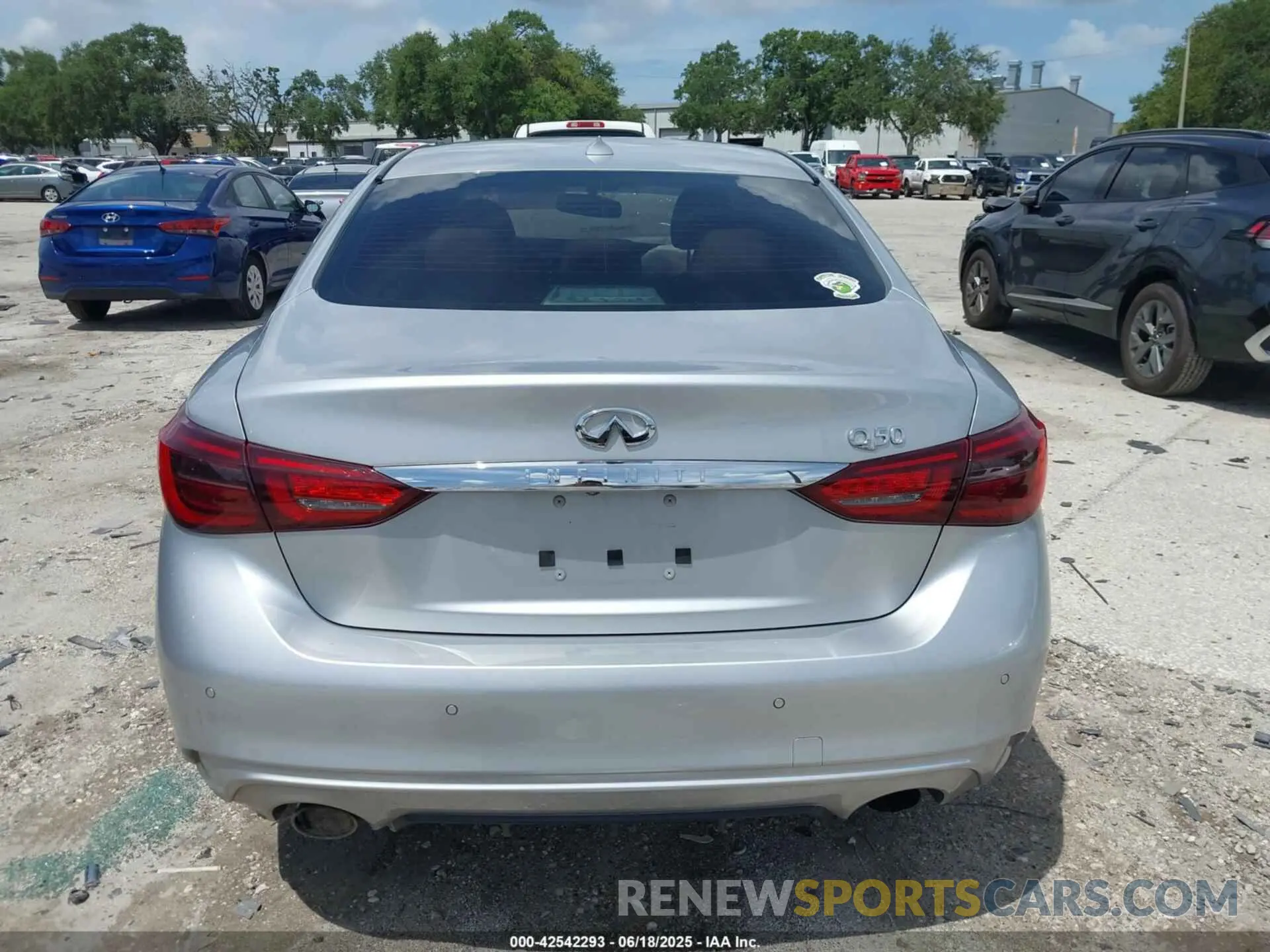 16 Photograph of a damaged car JN1EV7AP2KM513020 INFINITI Q50 2019