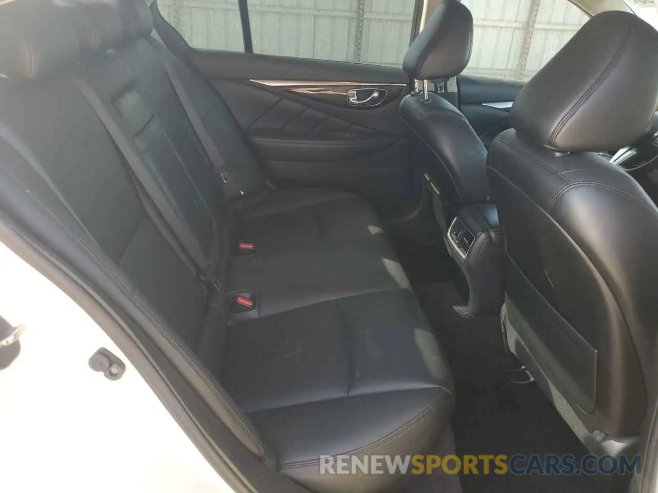 10 Photograph of a damaged car JN1EV7AP2KM513678 INFINITI Q50 2019