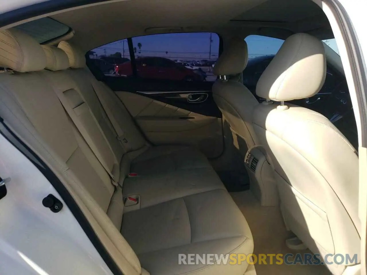 10 Photograph of a damaged car JN1EV7AP2KM518685 INFINITI Q50 2019
