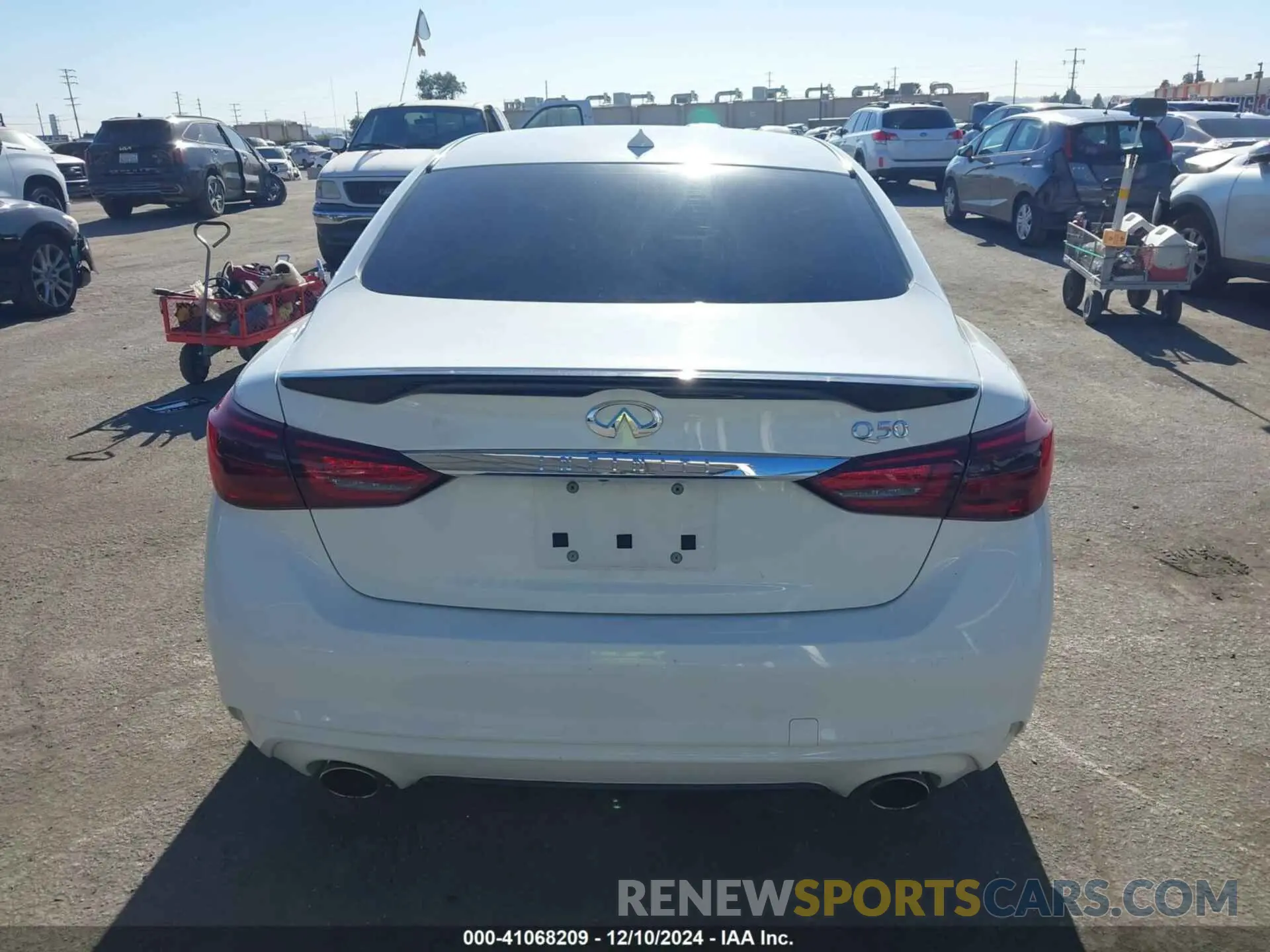 16 Photograph of a damaged car JN1EV7AP2KM543392 INFINITI Q50 2019
