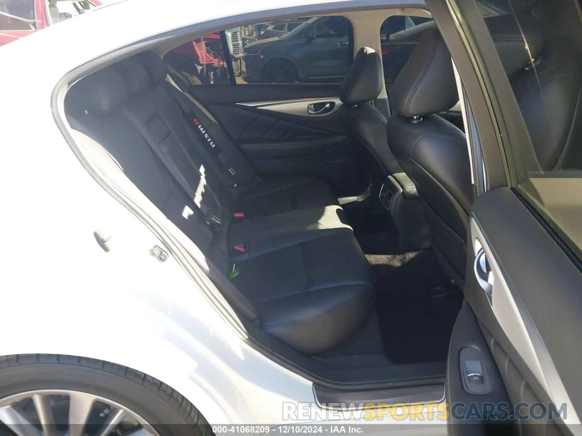 8 Photograph of a damaged car JN1EV7AP2KM543392 INFINITI Q50 2019