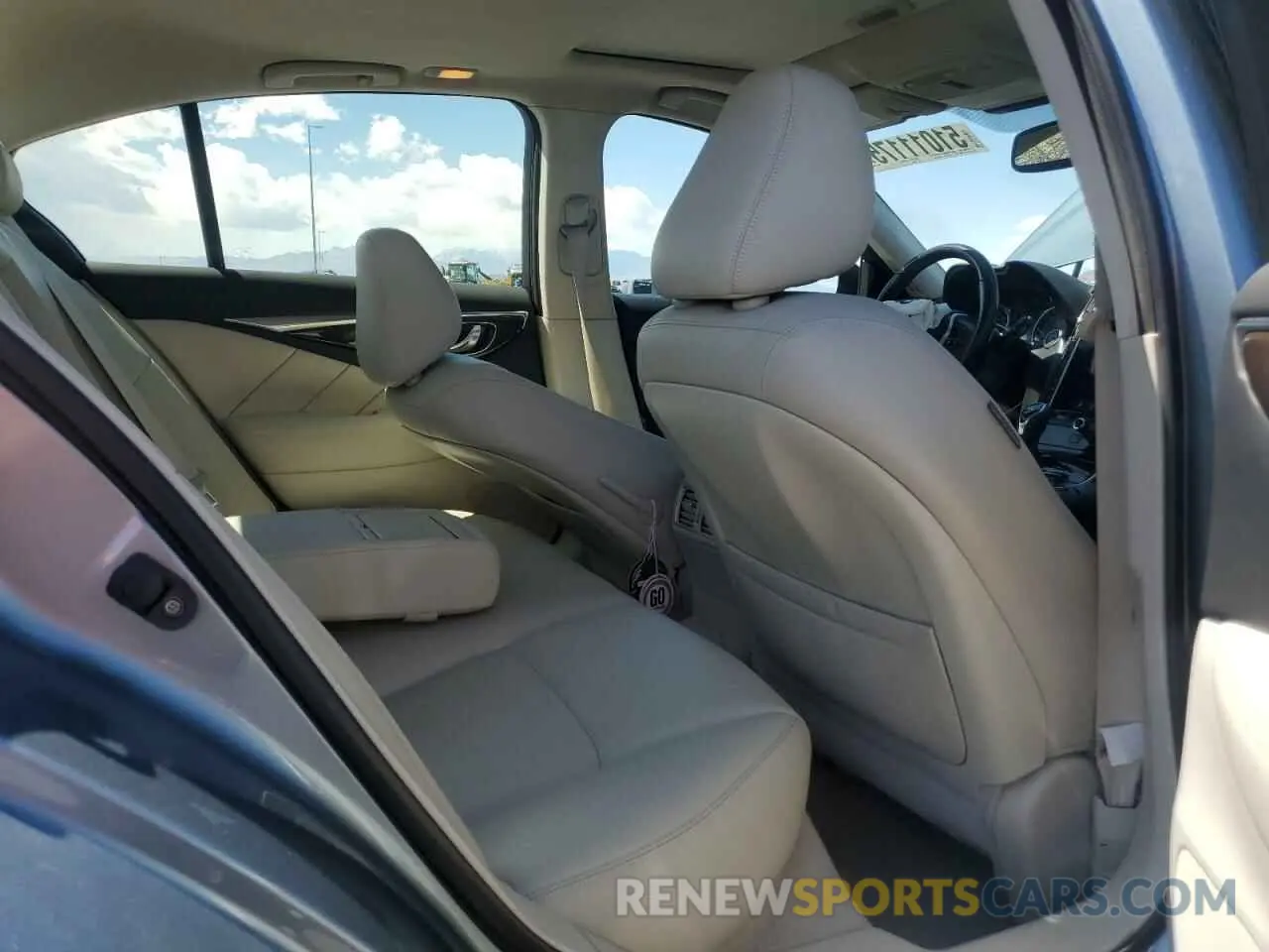 10 Photograph of a damaged car JN1EV7AP3KM510109 INFINITI Q50 2019