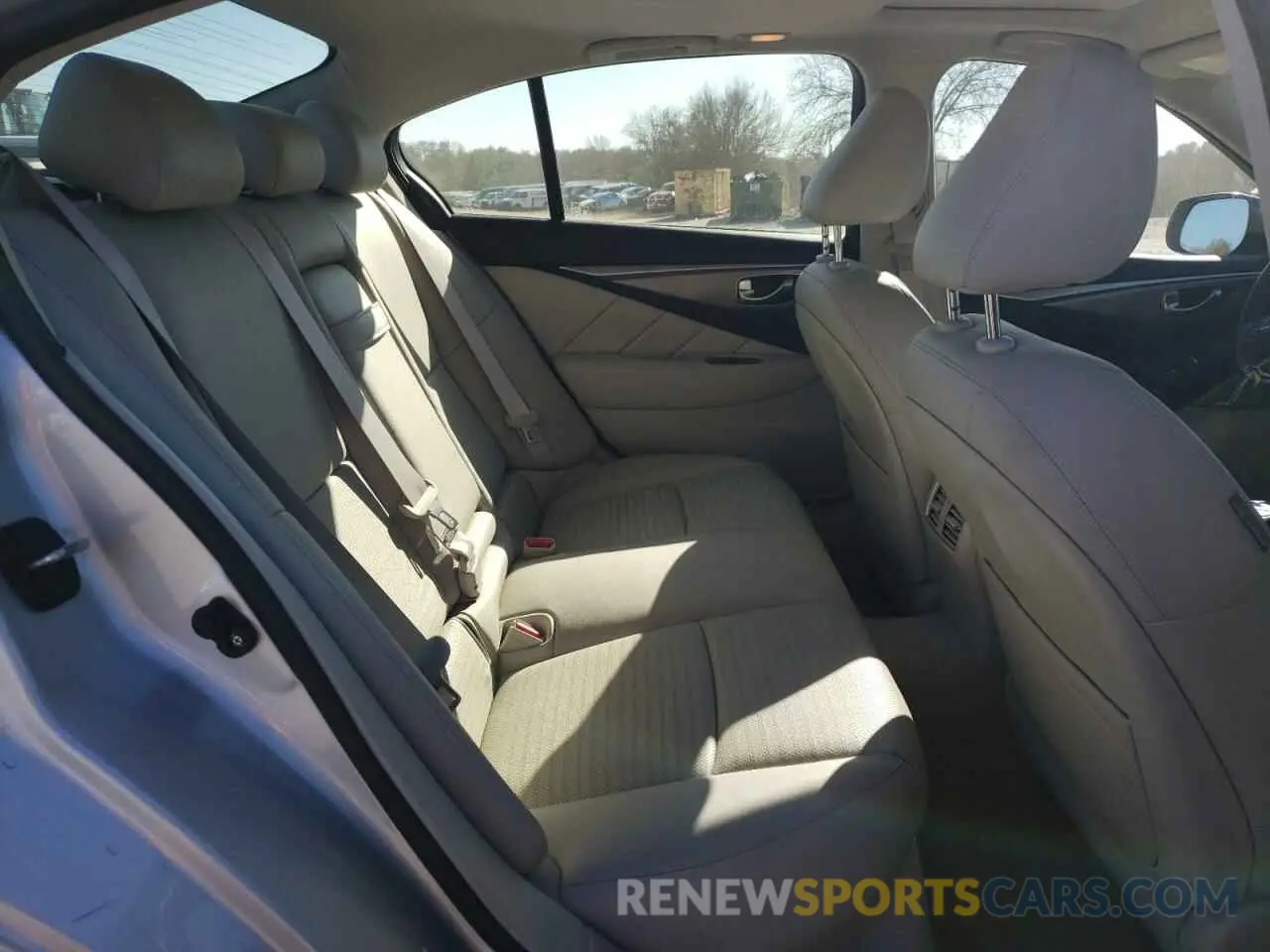 10 Photograph of a damaged car JN1EV7AP3KM513236 INFINITI Q50 2019