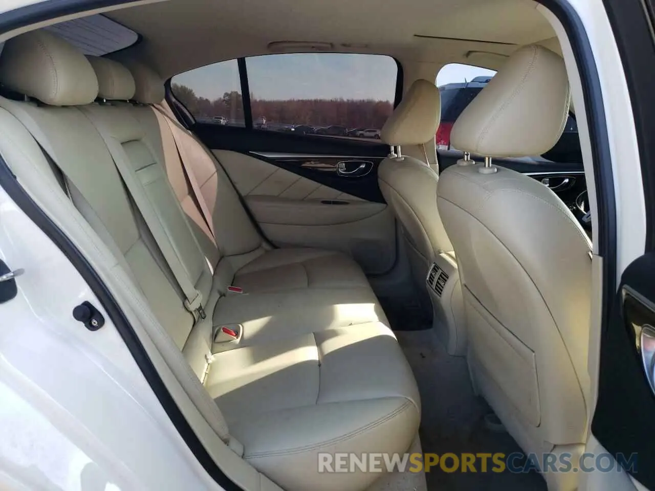 10 Photograph of a damaged car JN1EV7AP3KM515083 INFINITI Q50 2019