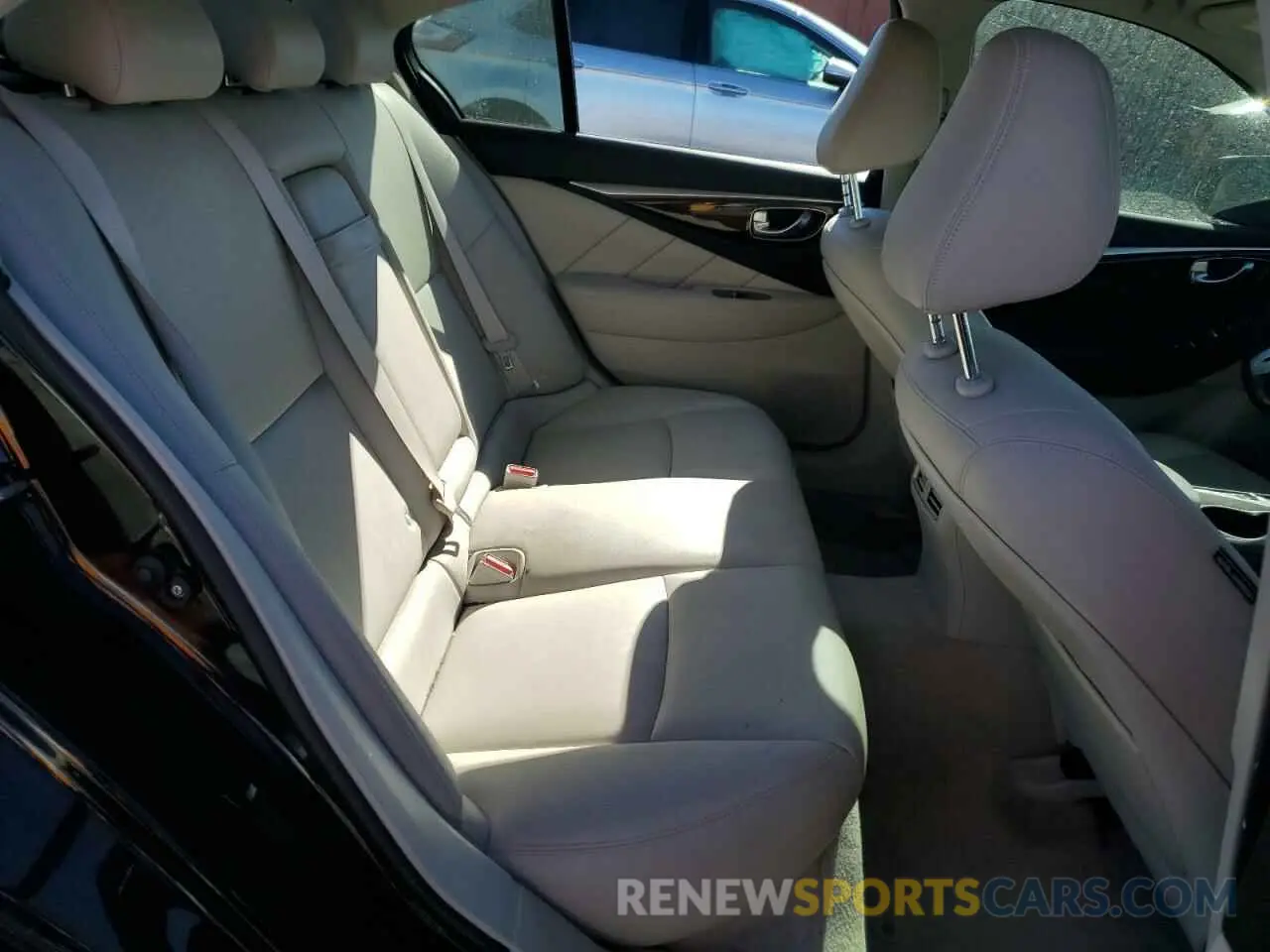 10 Photograph of a damaged car JN1EV7AP3KM516525 INFINITI Q50 2019