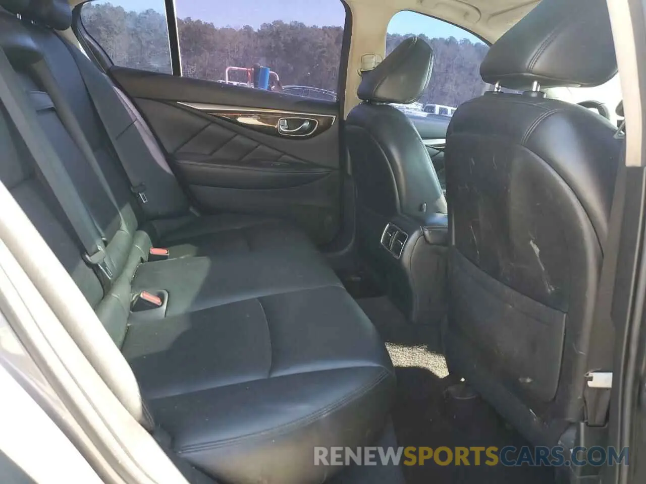 11 Photograph of a damaged car JN1EV7AP3KM516802 INFINITI Q50 2019