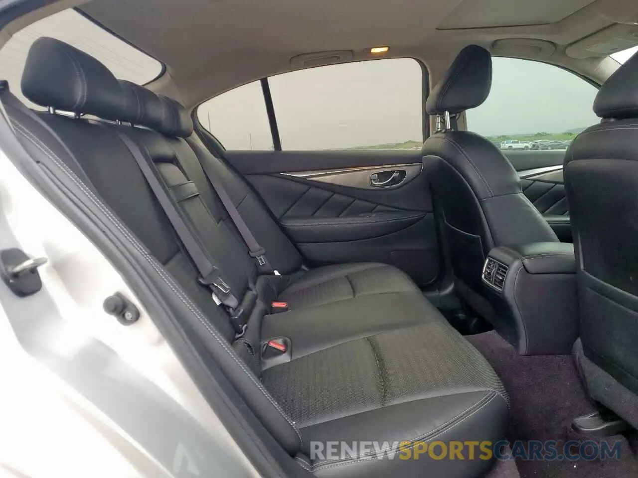 10 Photograph of a damaged car JN1EV7AP4KM511060 INFINITI Q50 2019
