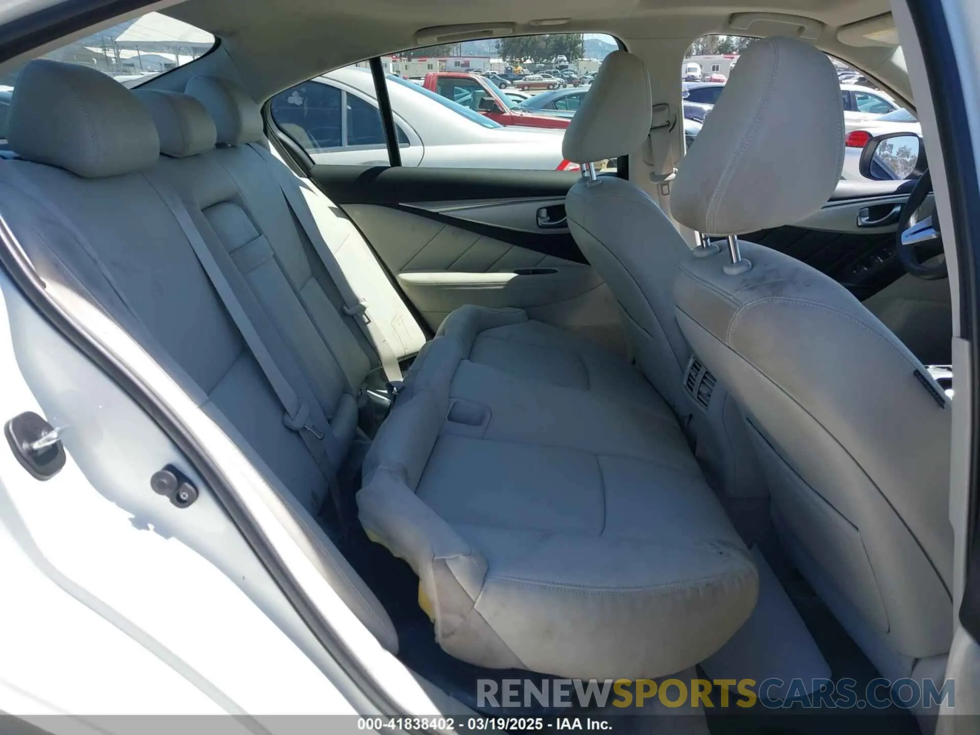 8 Photograph of a damaged car JN1EV7AP4KM540171 INFINITI Q50 2019