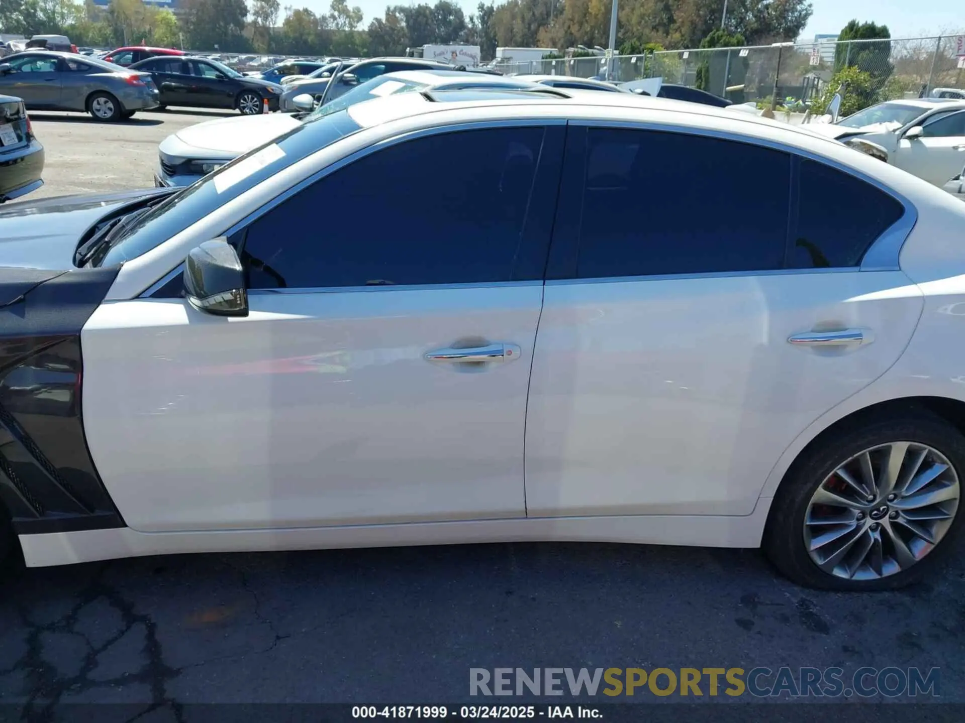 14 Photograph of a damaged car JN1EV7AP4KM540378 INFINITI Q50 2019