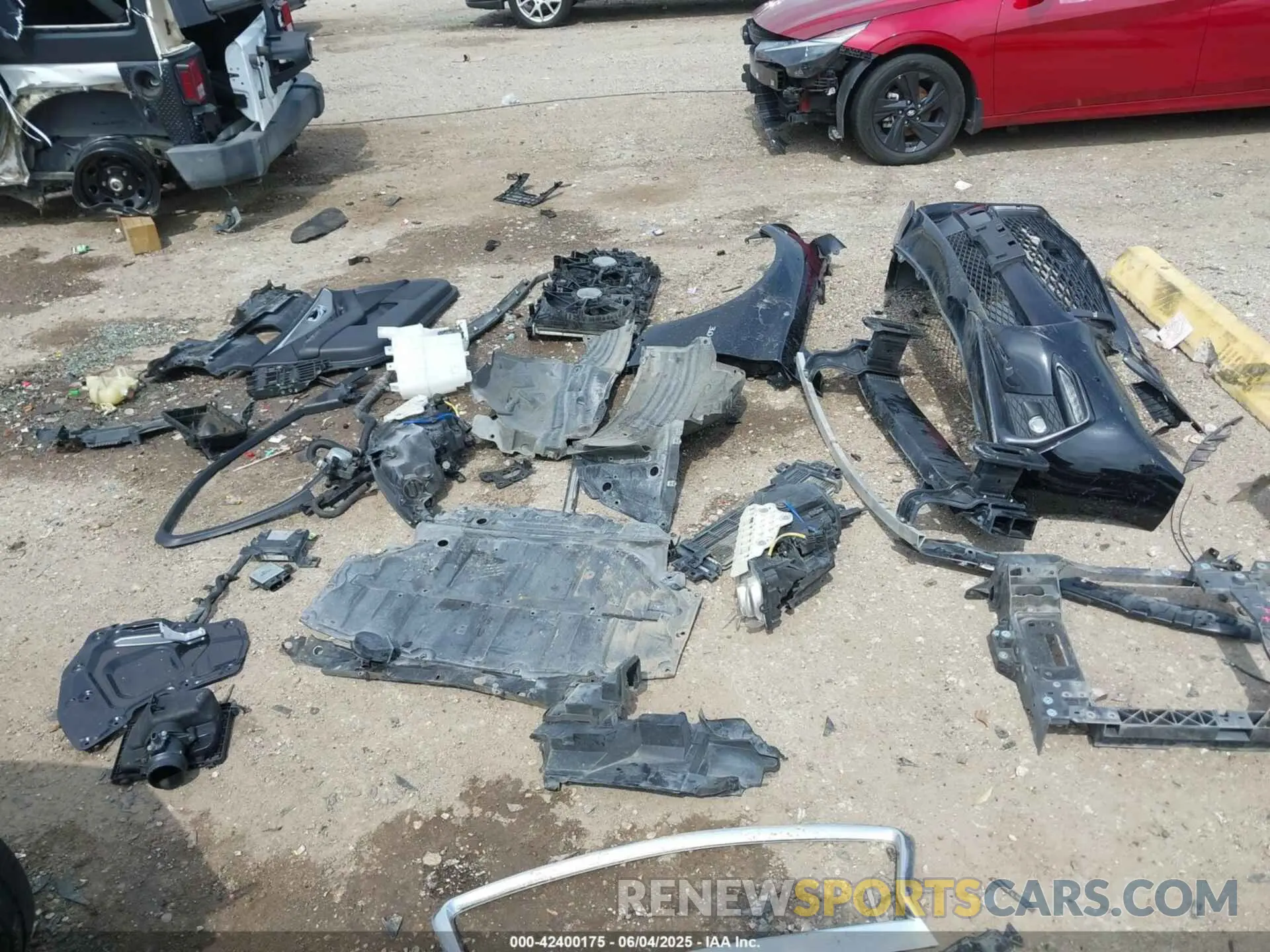 18 Photograph of a damaged car JN1EV7AP4KM542454 INFINITI Q50 2019