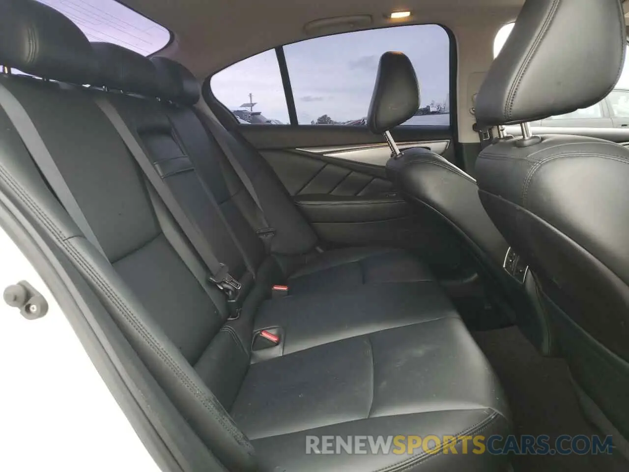 10 Photograph of a damaged car JN1EV7AP4KM543703 INFINITI Q50 2019