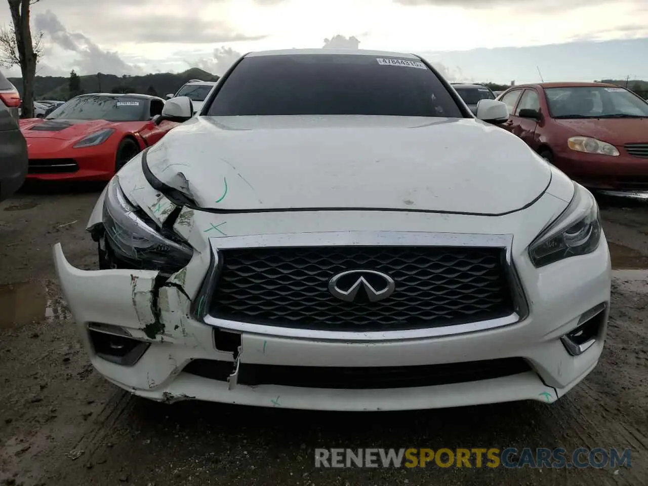 5 Photograph of a damaged car JN1EV7AP4KM543703 INFINITI Q50 2019
