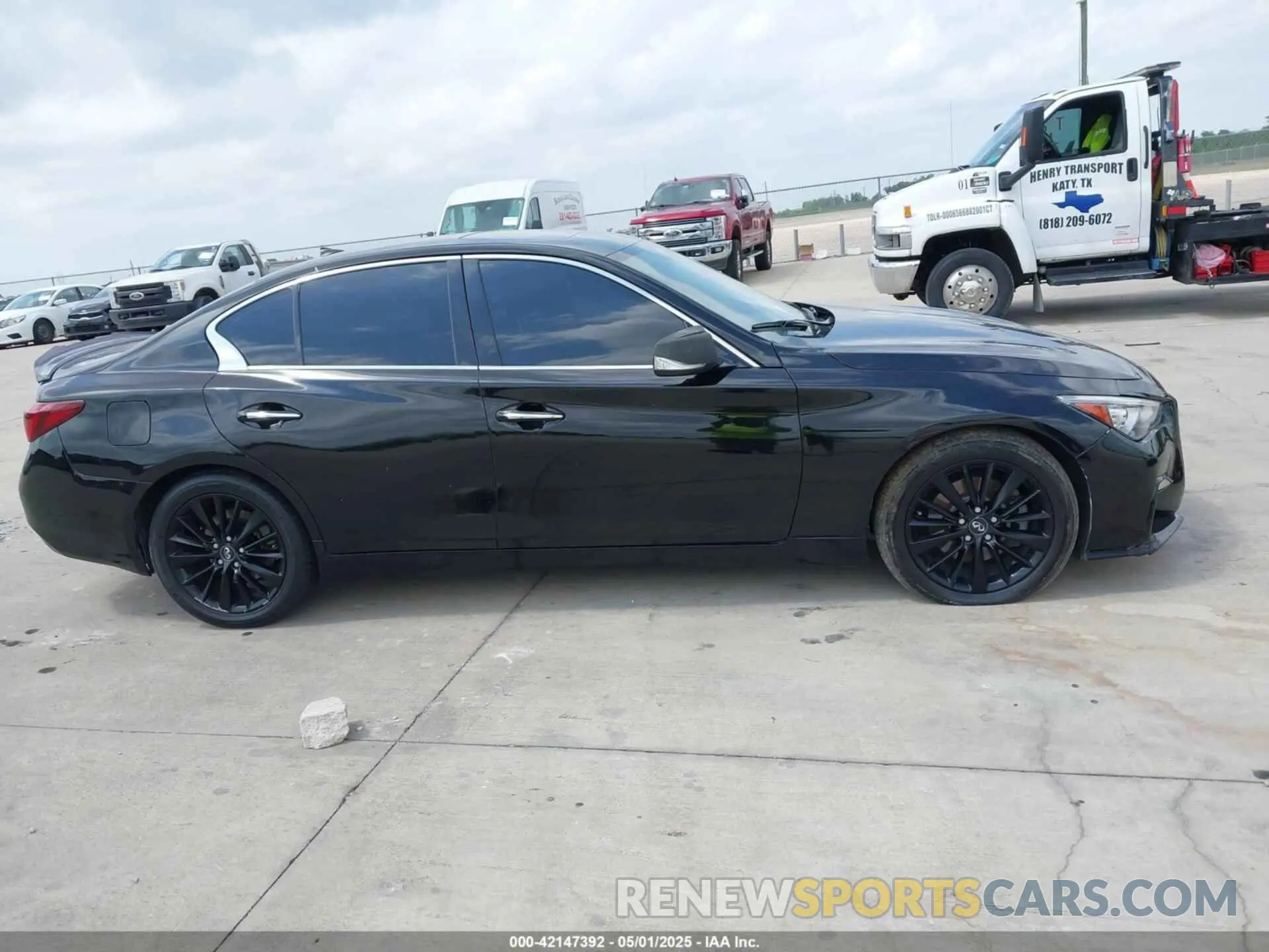 12 Photograph of a damaged car JN1EV7AP6KM513666 INFINITI Q50 2019
