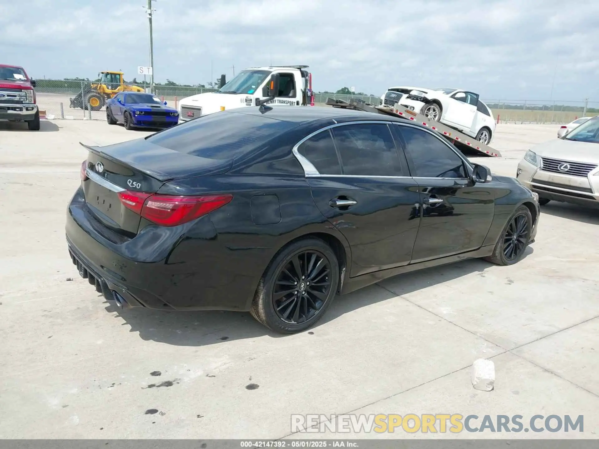 4 Photograph of a damaged car JN1EV7AP6KM513666 INFINITI Q50 2019