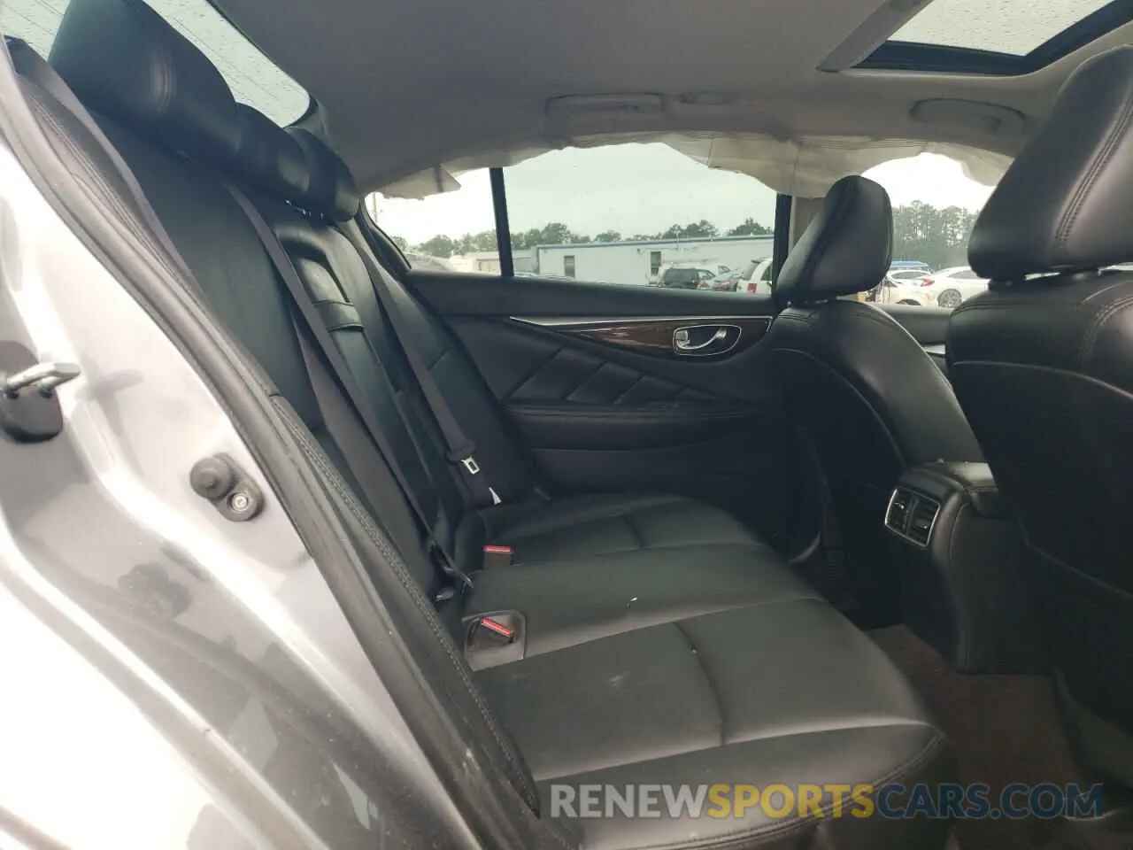 10 Photograph of a damaged car JN1EV7AP6KM516177 INFINITI Q50 2019