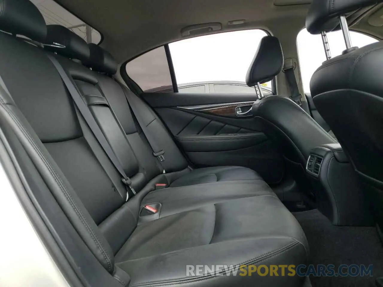 10 Photograph of a damaged car JN1EV7AP6KM516986 INFINITI Q50 2019