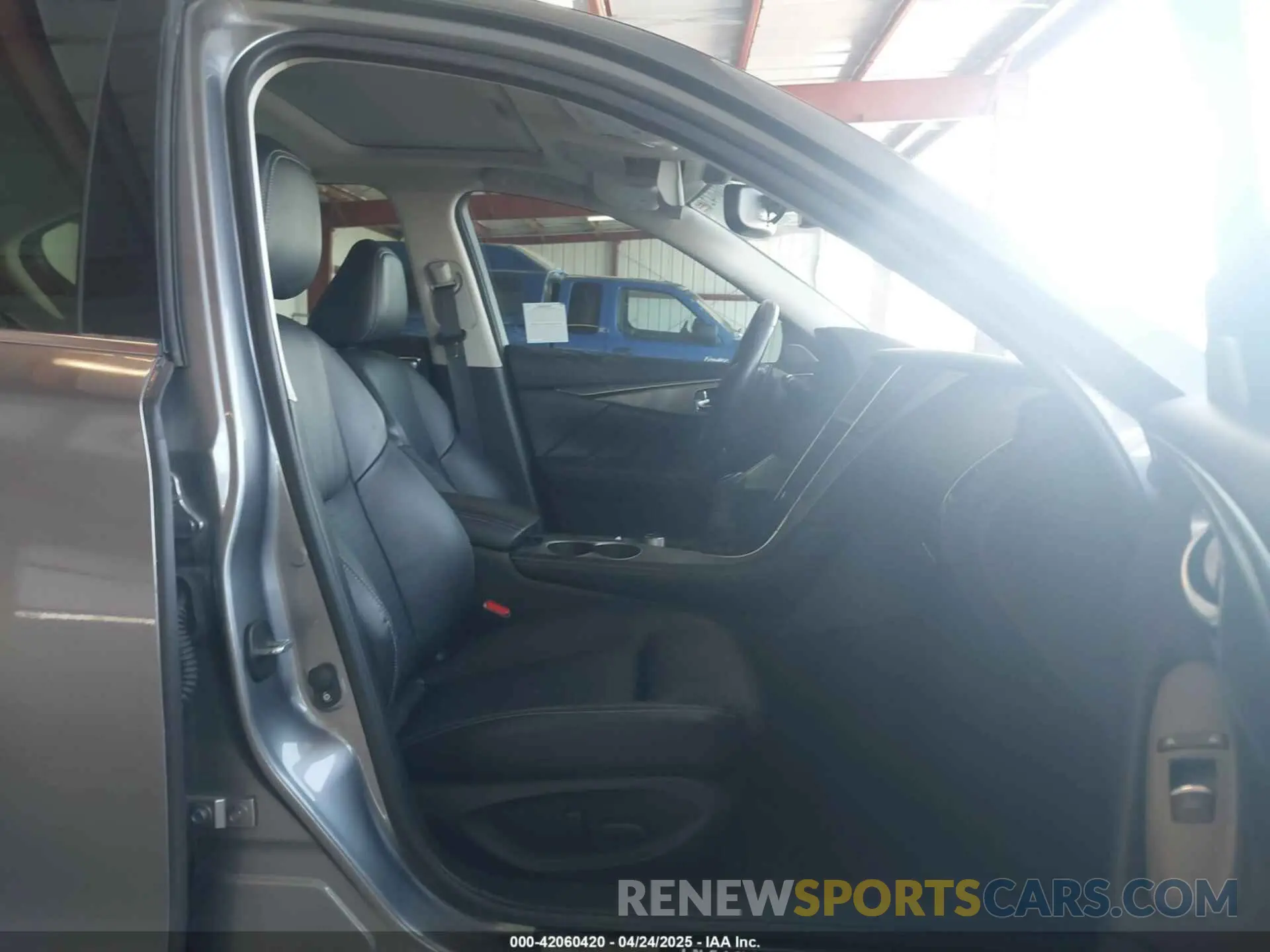 5 Photograph of a damaged car JN1EV7AP6KM541659 INFINITI Q50 2019