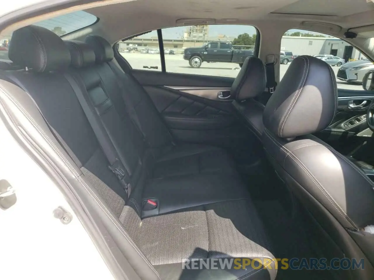 10 Photograph of a damaged car JN1EV7AP7KM514843 INFINITI Q50 2019